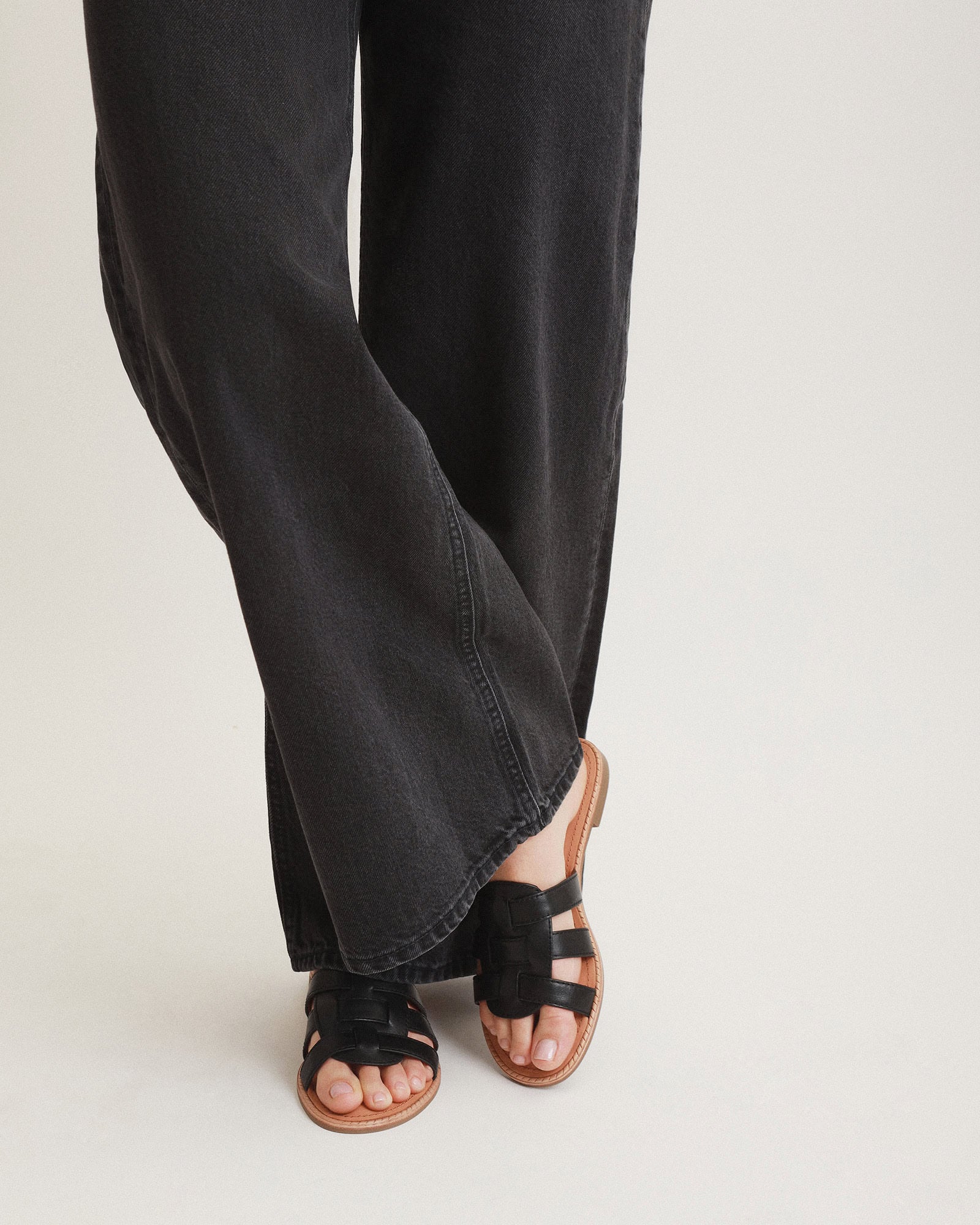 JASPER Women's Flat Sandals - Black Genuine Leather Comfortable Slip-On Sandals for Walking, Travel & Beach