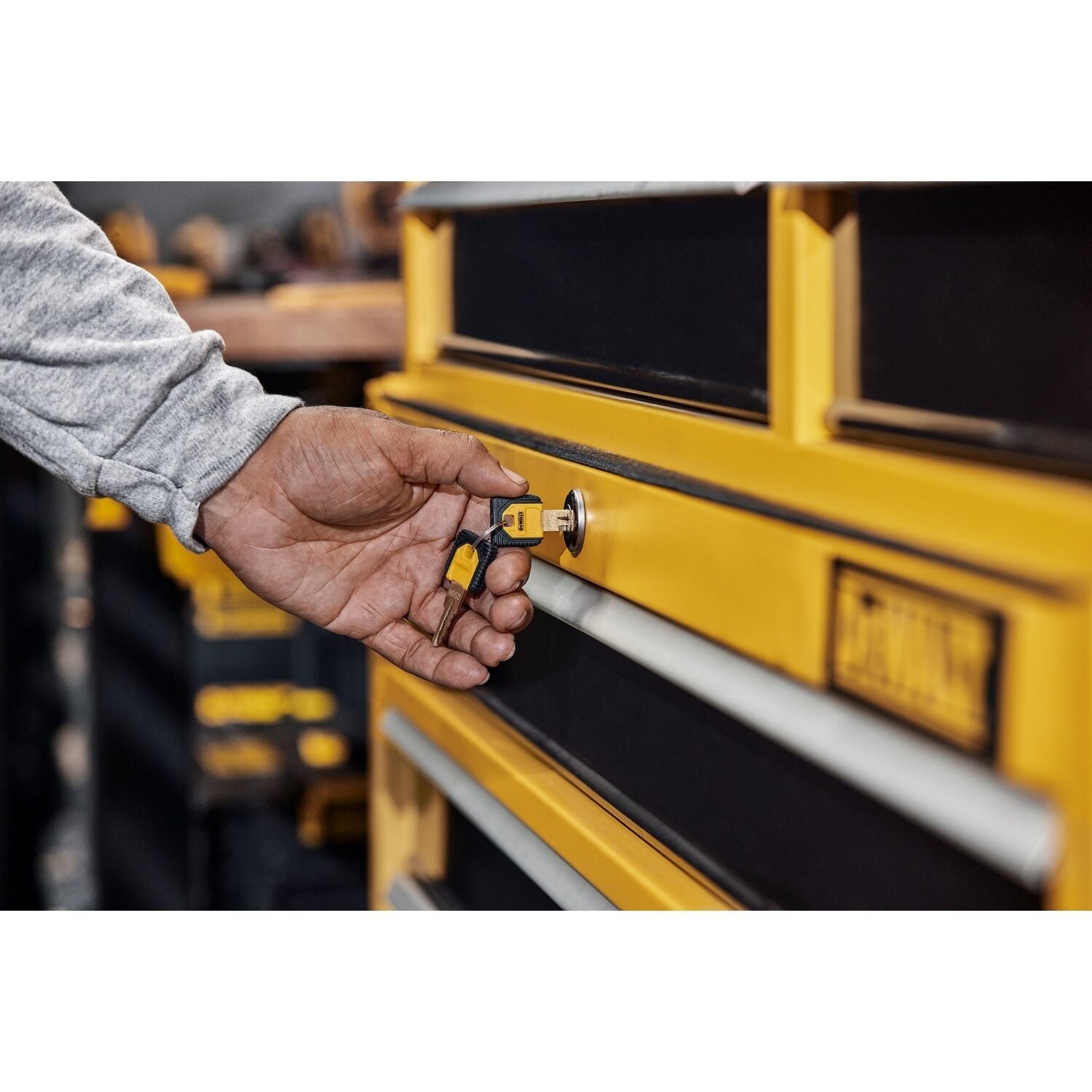 DEWALT DWST37041 37-Inch 4-Drawer Heavy Duty Tool Chest - Perfect for Garage, Workshop & Professional Tool Storage Organization