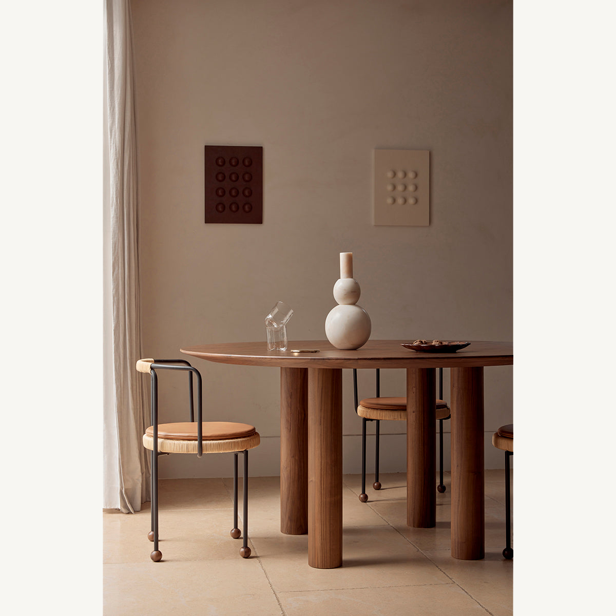 Round Walnut Dining Table 60 Inch - Modern Wooden Kitchen Table for Family Gatherings & Dinner Parties