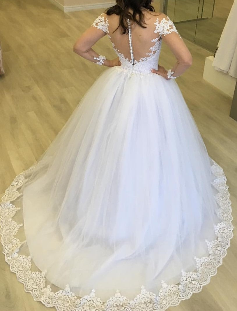 Elegant Ball Gown Lace Wedding Dress with Tulle Long Sleeves - Perfect for Bridal Ceremonies & Formal Events