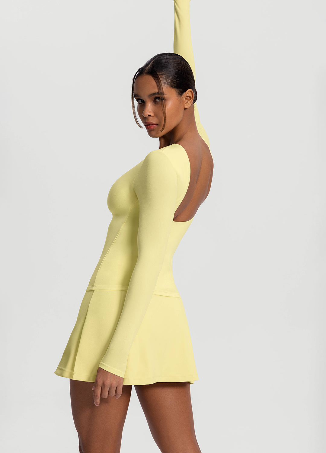 Stylish Open Back Long Sleeve Top for Women - Trendy Loose Blouse with Unique Back Design - Perfect for Date Night, Parties & Casual Outings