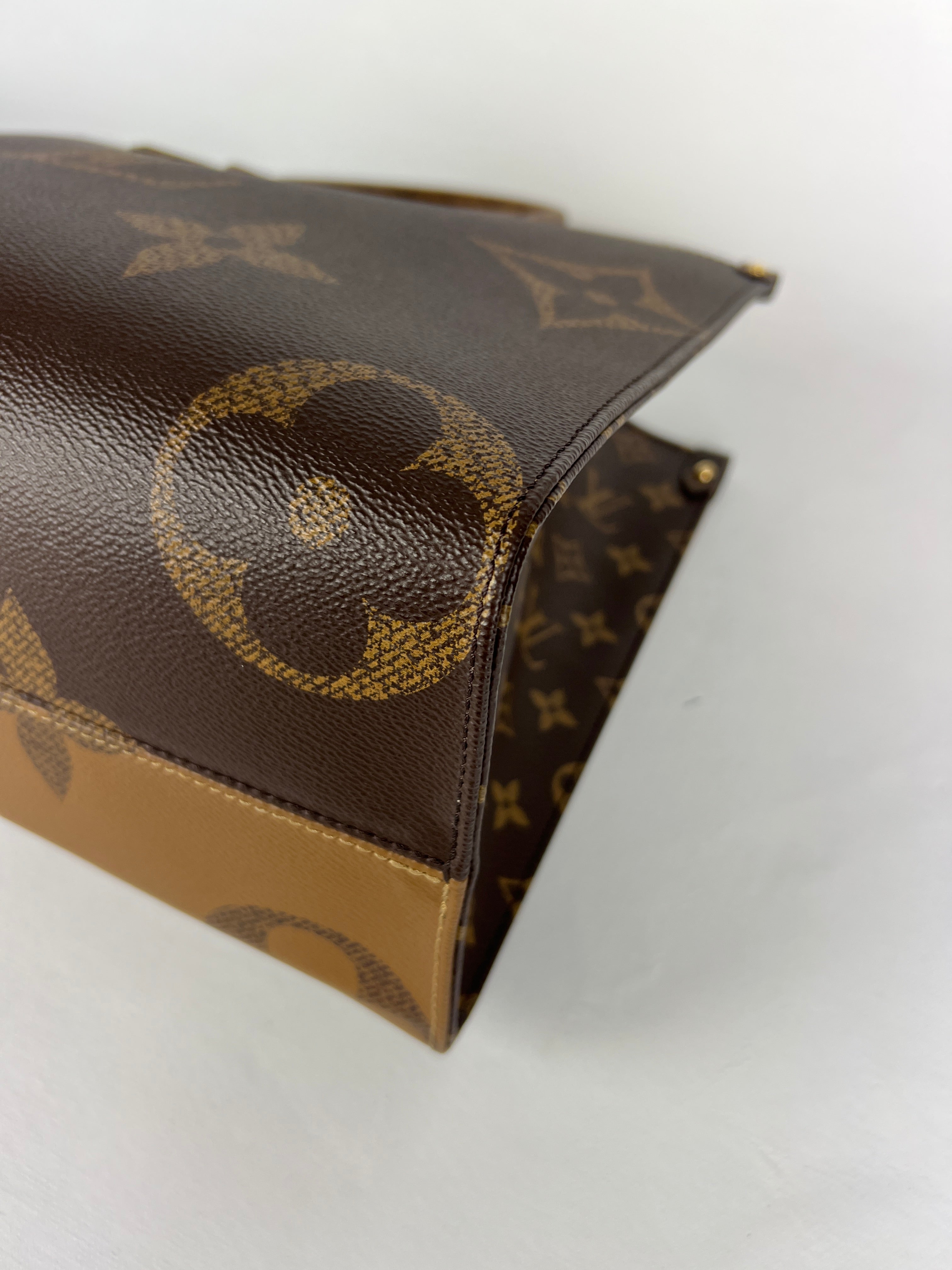 Louis Vuitton OnTheGo MM Monogram Tote Bag - Luxury Designer Handbag for Women | Perfect for Work, Travel & Everyday Use