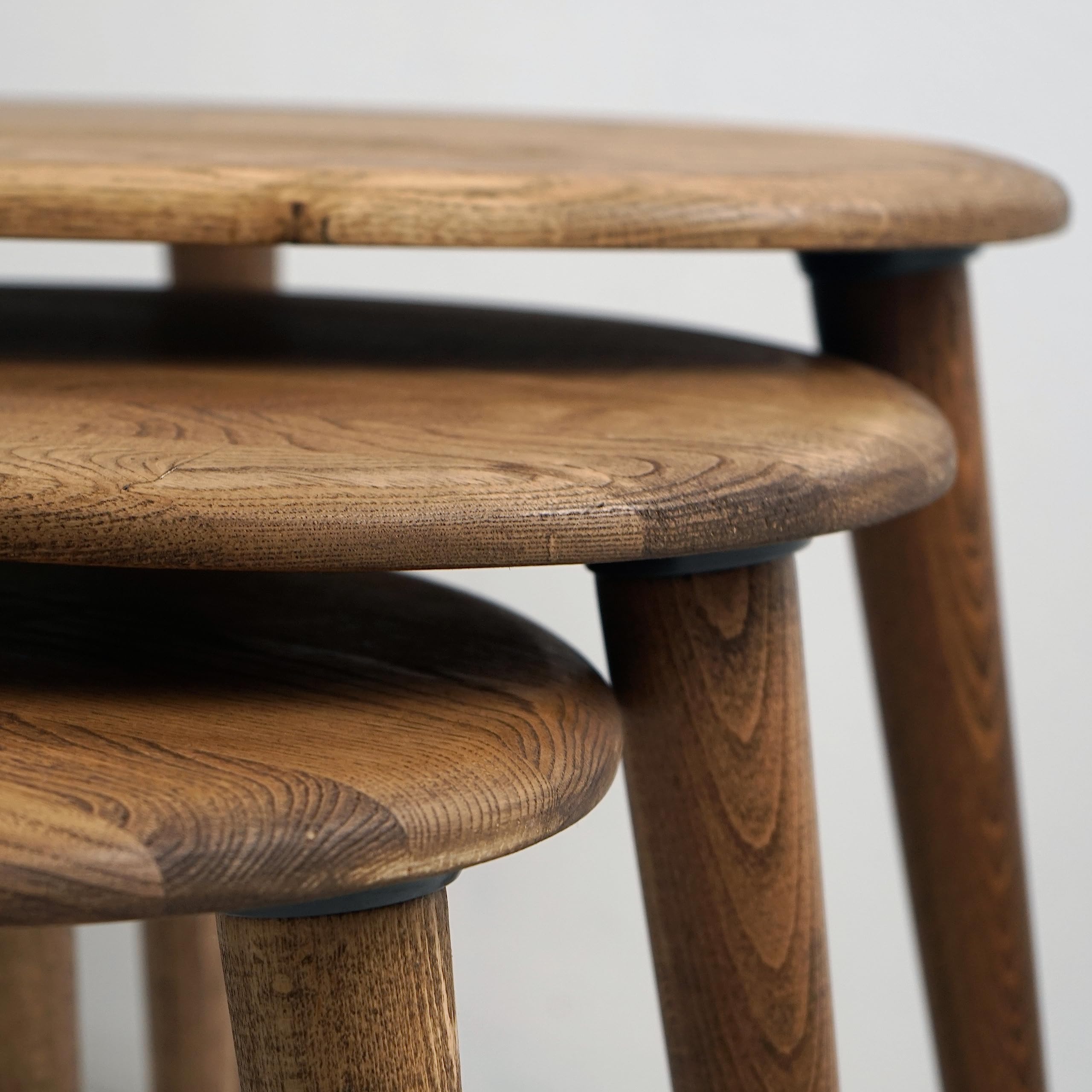 UPP Solid Wood Nesting Table Set of 3 - Mid Century Modern Chestnut Side Tables with Tapered Legs - Retro Style Home Furniture for Living Room, Bedroom & Office