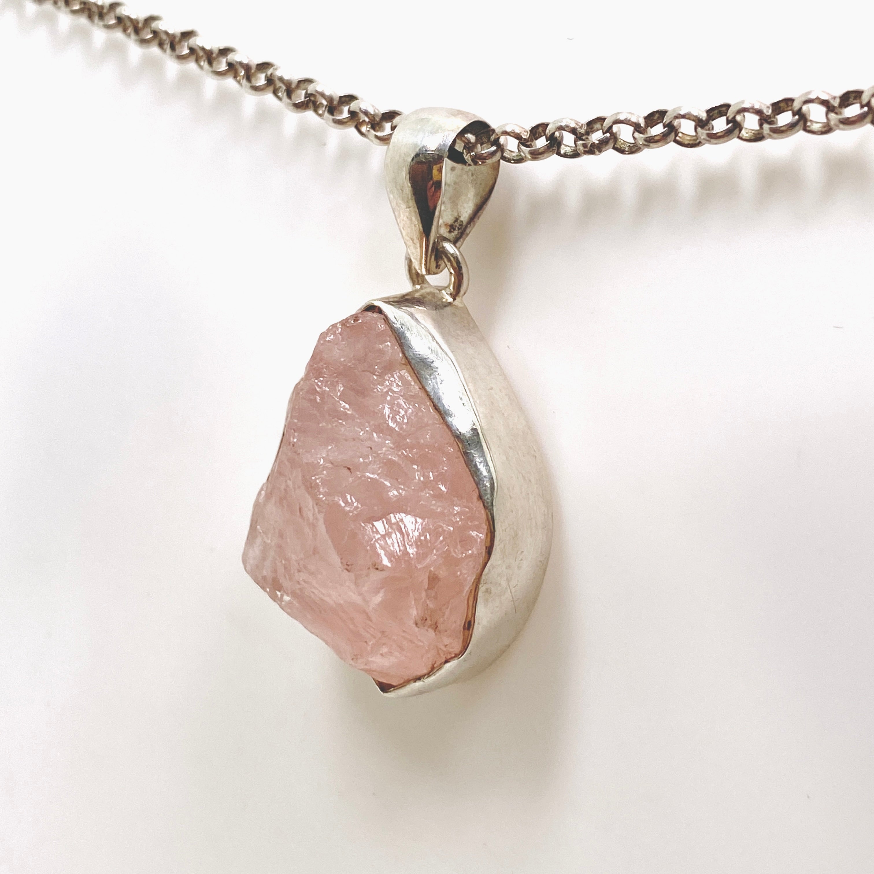 Natural Rose Quartz Raw Stone Pendant Necklace KPGJ1510 - Healing Crystal Jewelry for Love & Harmony, Perfect for Meditation & Gifting