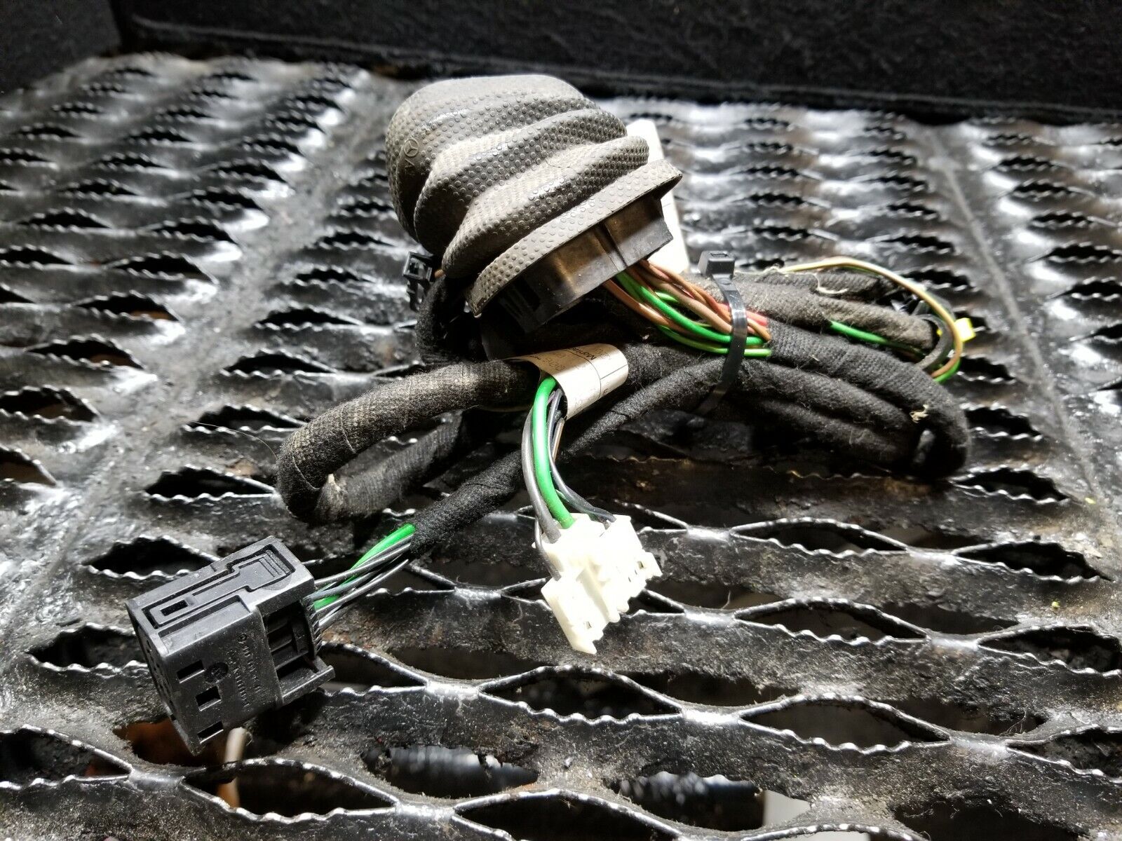 03 04 05 06 Mercedes C230 W203 Coupe Left Driver Side Door Wire Harness OEM - Replacement for Power Windows & Lock Controls