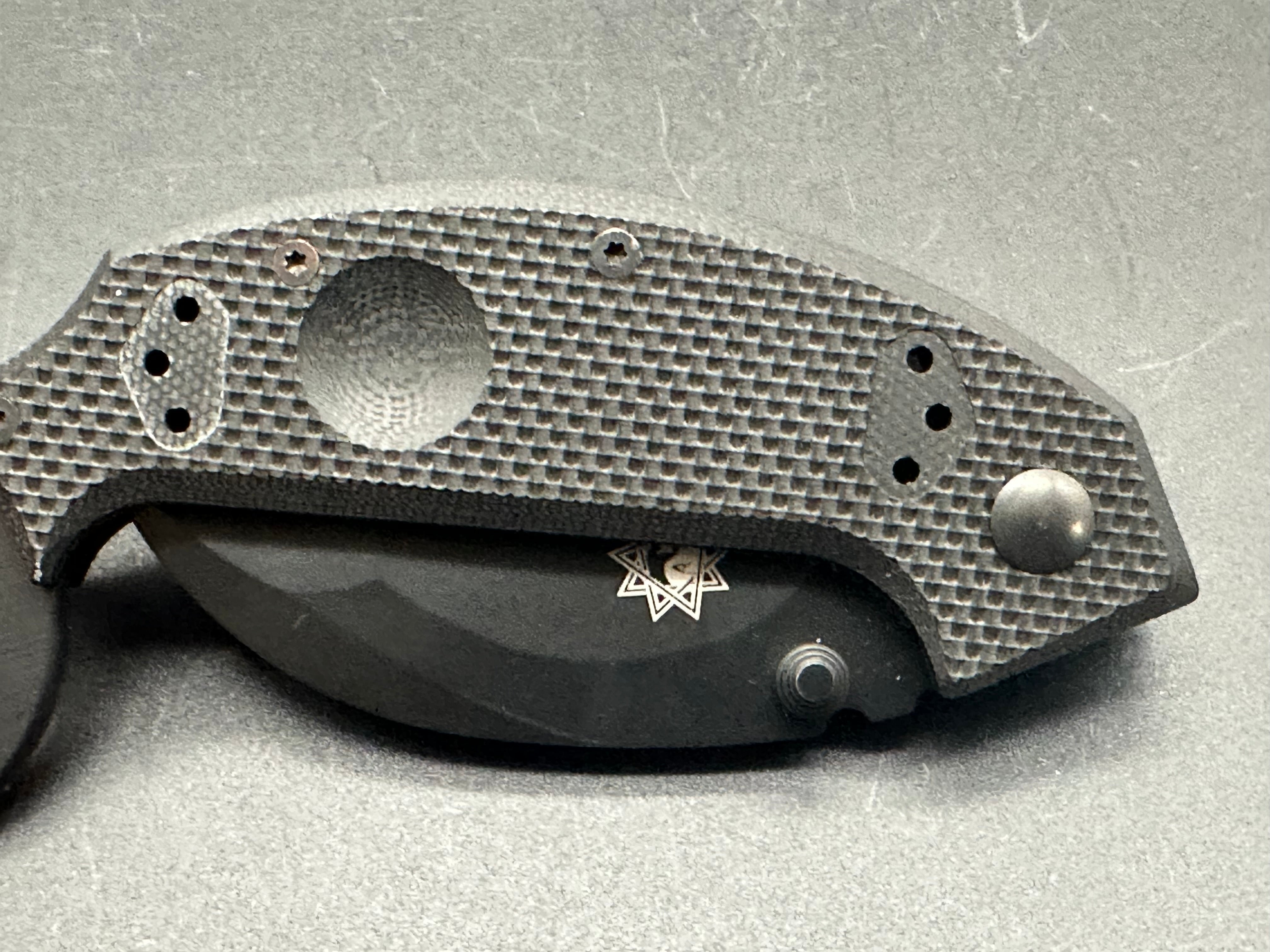 Fox Derespina Karambit Knife - High-Quality Tactical Folding Knife for Outdoor Survival, Camping & EDC - Perfect for Hunting, Hiking & Self Defense