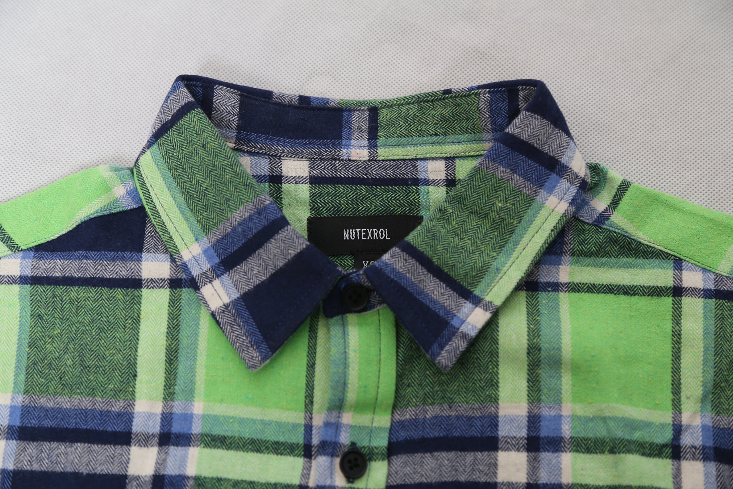 Men's Casual Plaid Button Down Short Sleeve Shirt - Regular Fit Dress Shirt for Work, Office & Summer Outings