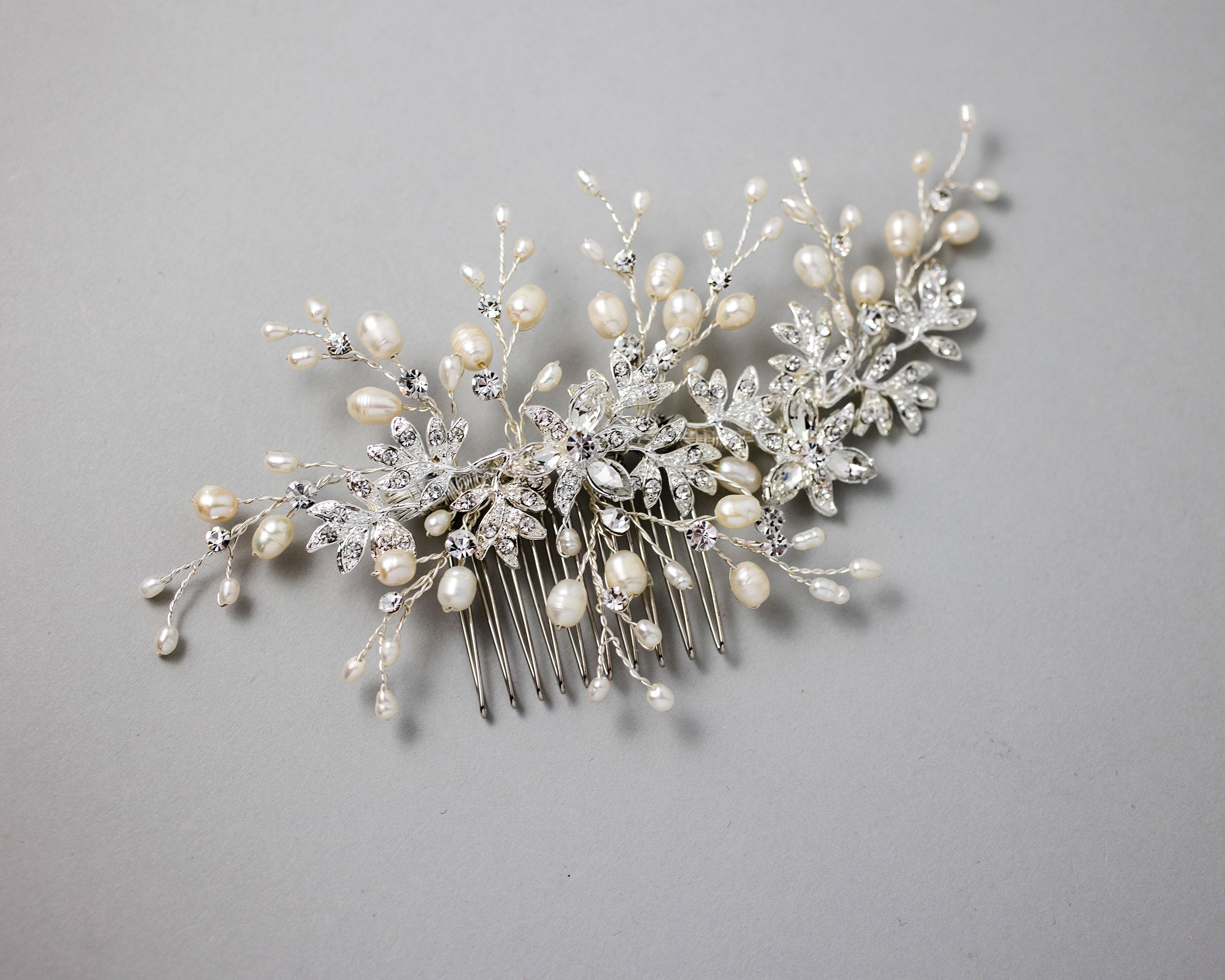 Elegant Marquise Flower and Pearl Wedding Hair Comb – Bridal Hair Accessories for Weddings, Prom & Special Occasions
