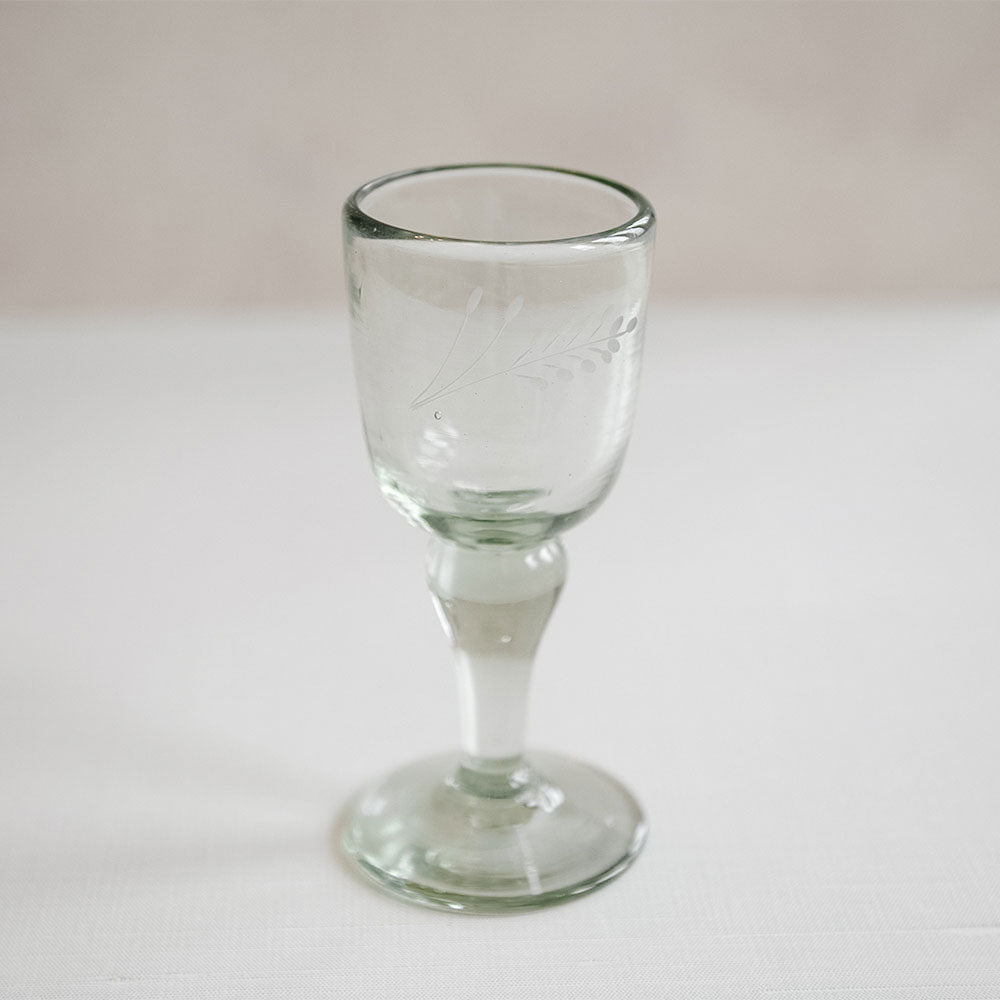 Elegant Hand-Etched Floral Wine Glasses - Set of 4 for Wedding, Anniversary & Romantic Dinner Parties - Perfect for Gifts & Special Occasions