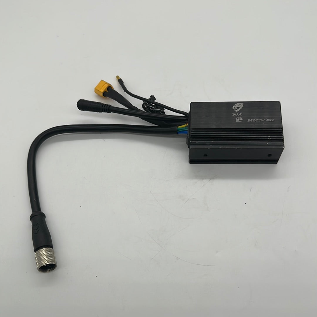 30A Klima Front Controller with Waterproof Connector - Ideal for Marine, RV, and Outdoor Electrical Systems