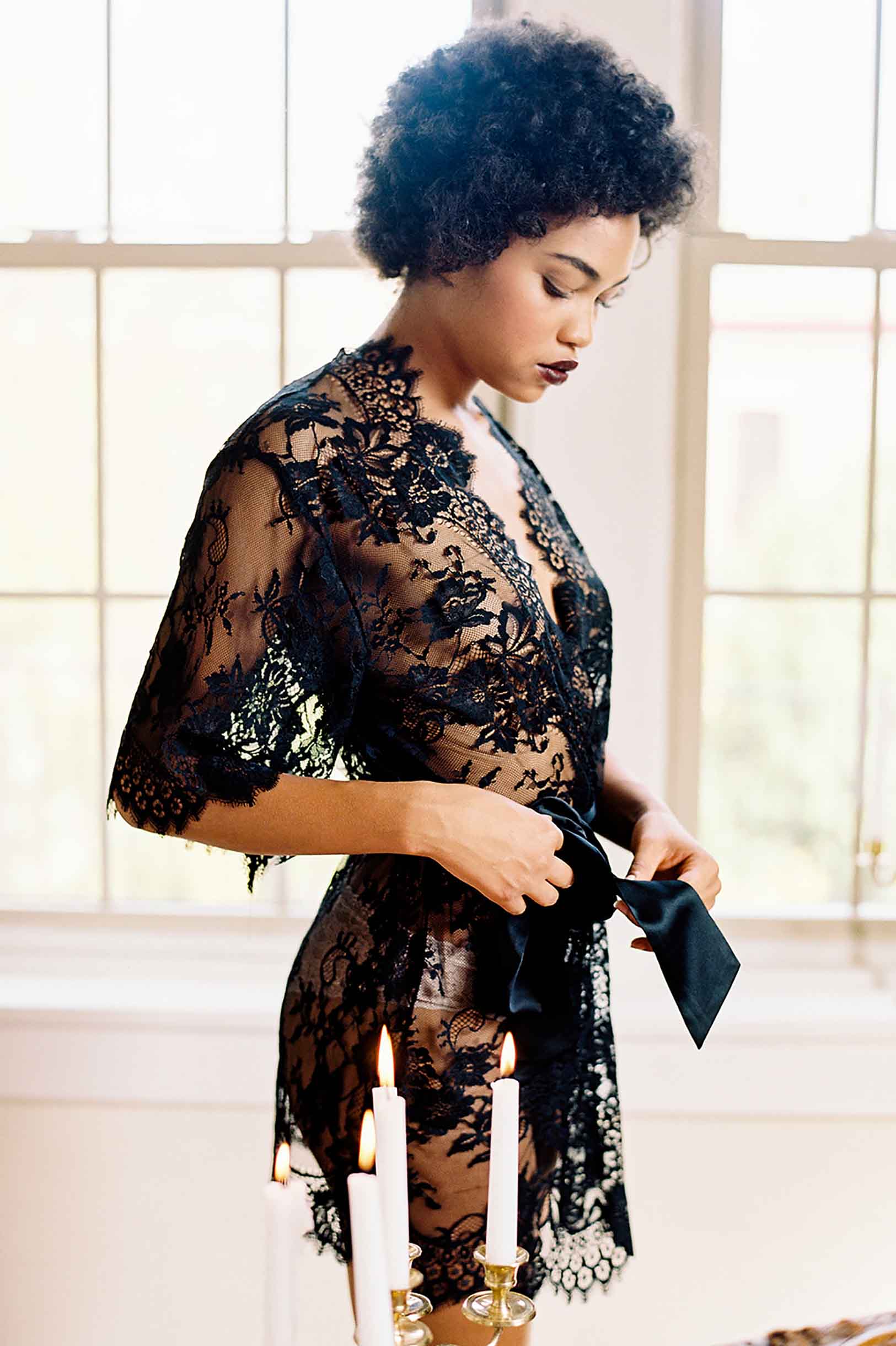 Elegant Black Swan Queen French Lace Kimono Robe for Women - Perfect for Bridal Shower, Honeymoon & Luxury Loungewear
