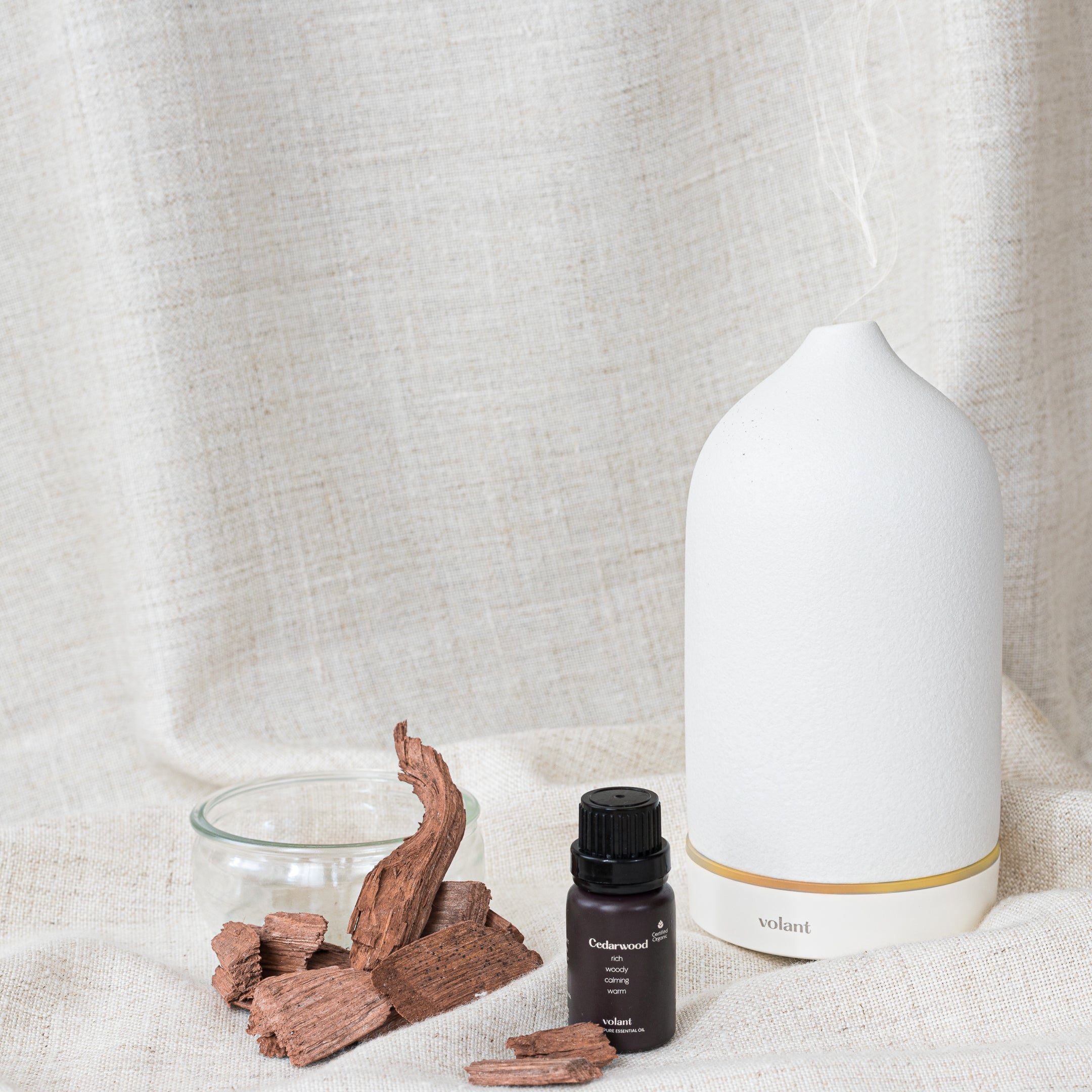 Pure Organic Cedarwood Essential Oil for Aromatherapy, Relaxation & Skin Care - 100% Natural Therapeutic Grade for Diffusers, Massage & DIY Beauty