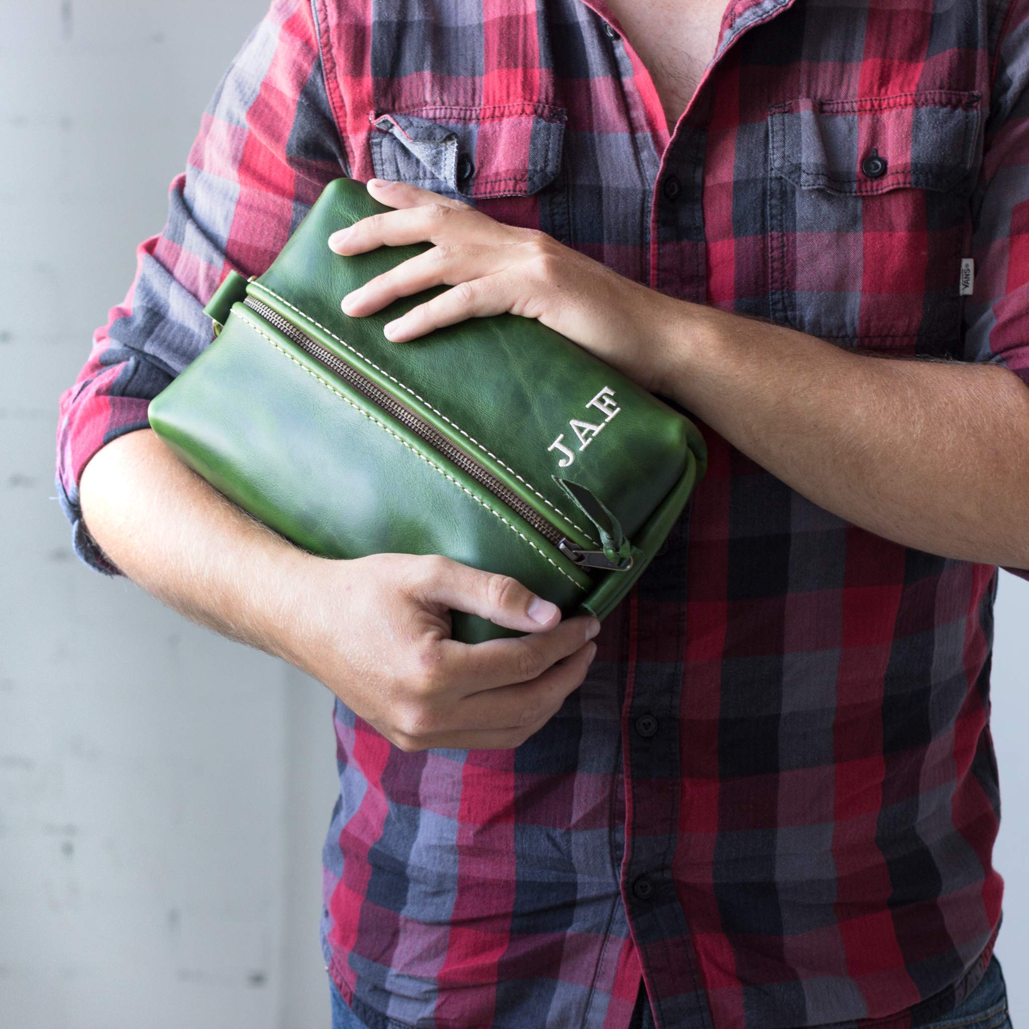 Premium Heirloom Leather Dopp Kit Bag - Personalized Men's Toiletry Travel Organizer - Ideal Groomsmen Gift & Luxury Gift for Men - Perfect for Travel, Gym, and Business Trips