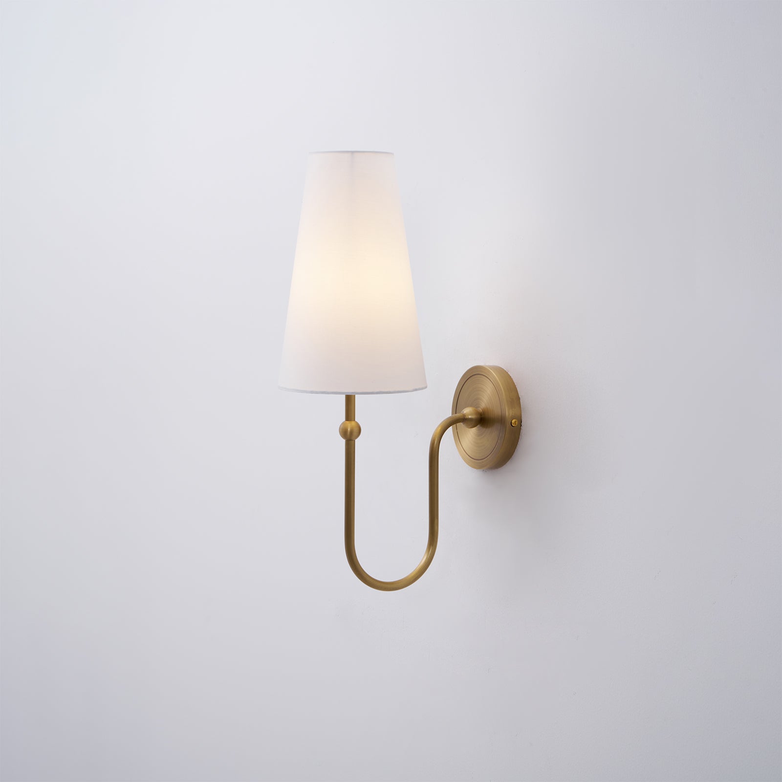 Vintage Palmer Wall Lamp - Classic Brass Sconce with Clear Glass Shade for Bedroom, Living Room & Hallway Lighting