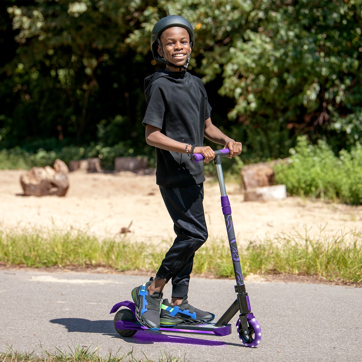 Marvel Black Panther Kids Electric Scooter - 3 Wheel LED Light Up Scooter for Boys & Girls Ages 5-12 - Perfect for Outdoor Play, Commuting to School & Neighborhood Adventures