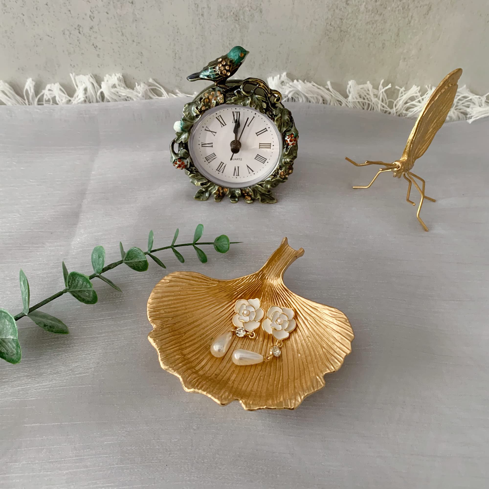 Leaf-Shaped Metal Jewelry Dish - Elegant Ring Holder & Jewelry Organizer for Dresser, Vanity Tray - Perfect Christmas, Birthday, Wedding Gift for Women - Ideal for Home Decor, Jewelry Storage & Gift Giving