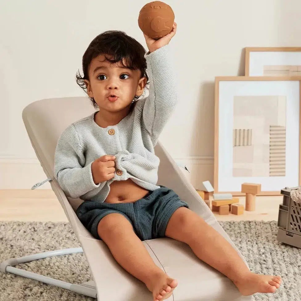 Baby Bjorn Bouncer Balance Soft - Beige & Grey Baby Bouncer Seat | Newborn to Toddler Rocker for Soothing, Playtime & Hands-Free Parenting