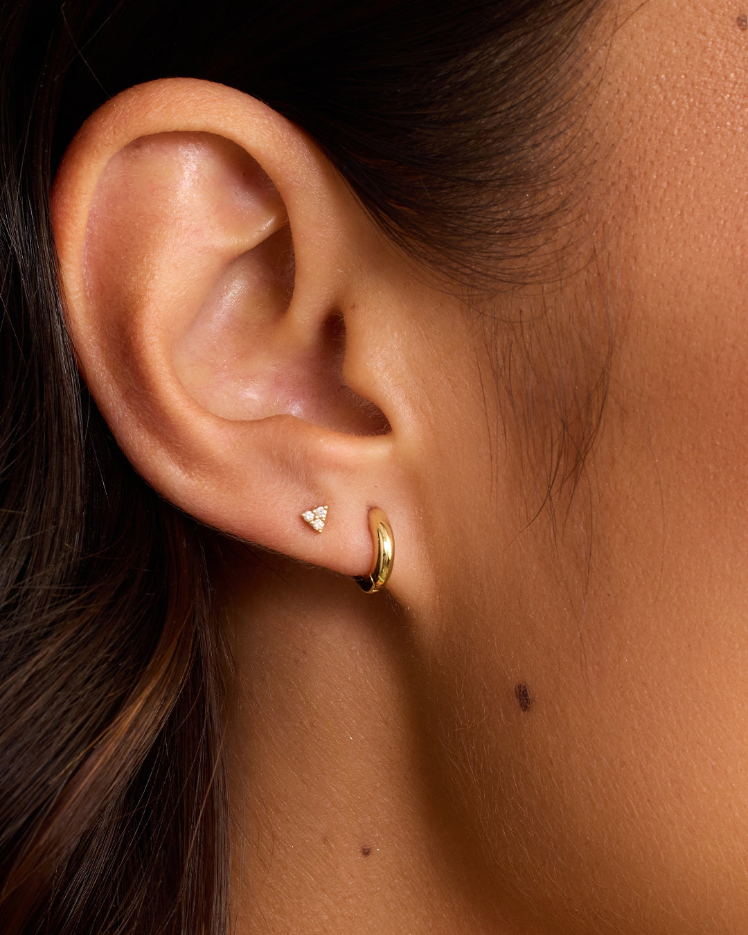 Lou Single Huggie Earrings - Minimalist Gold Hoop Earrings for Women | Perfect for Everyday Wear, Work & Date Night