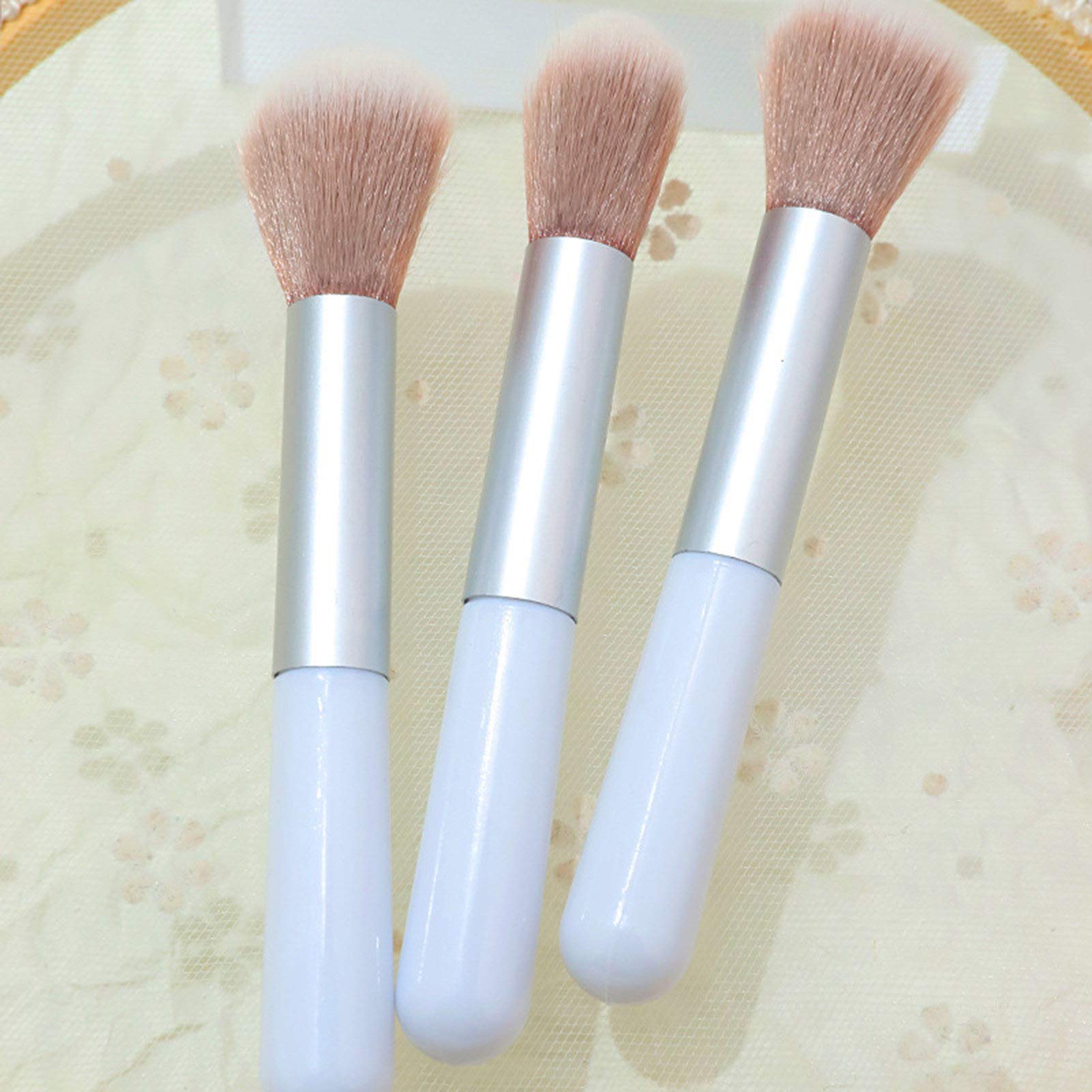 Linhengyu Blush Brush - Premium Makeup Brush with Thick Aluminum Handle for Long-lasting Use | Soft Bristles for Flawless Blush Application | Perfect for Women & Girls for Daily Makeup, Parties & Special Occasions