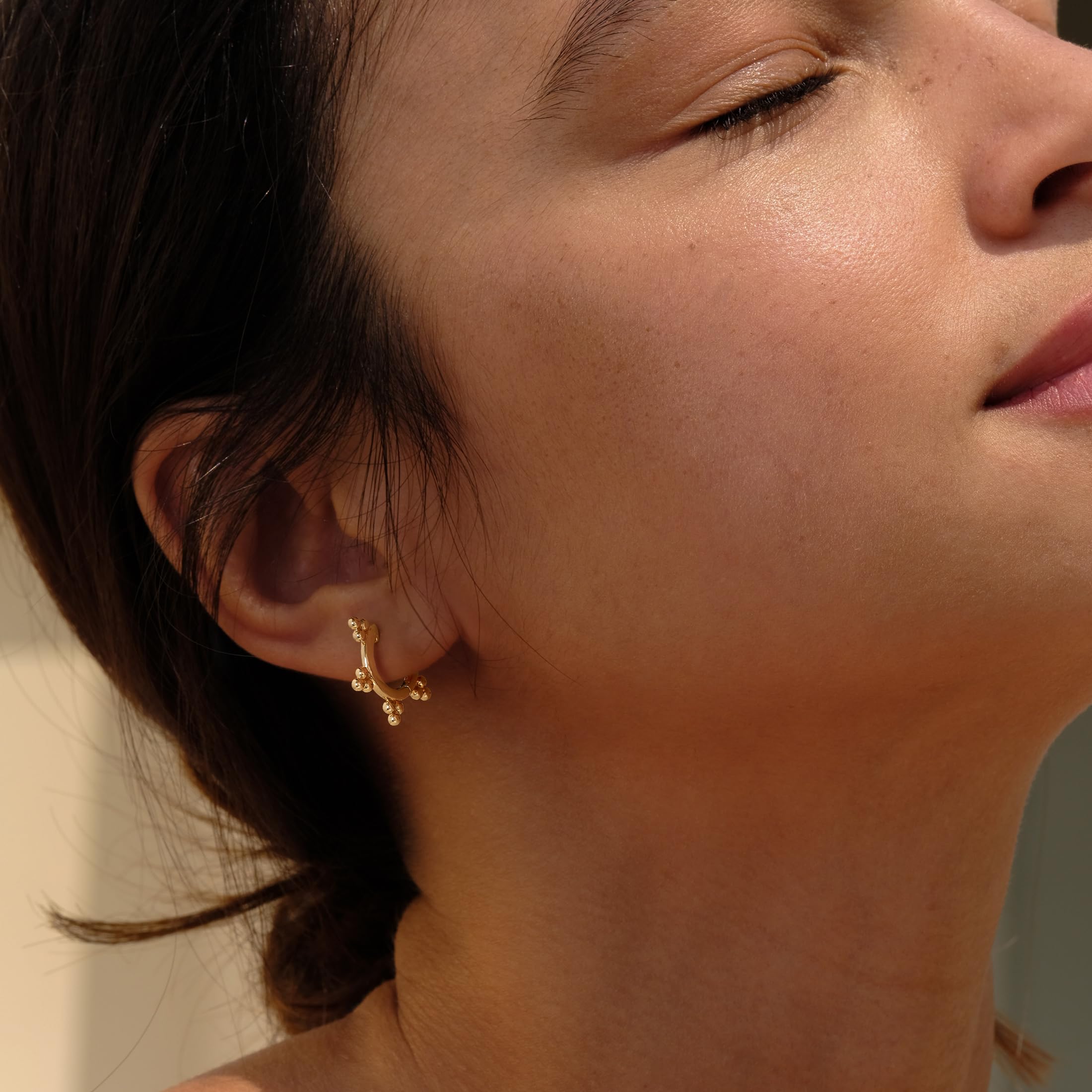 VACRONA 14K Gold Plated Tiny Beaded Huggie Hoop Earrings for Women - Lightweight Minimalist Cuff Earrings - Perfect Gift for Everyday Wear, Date Night & Special Occasions