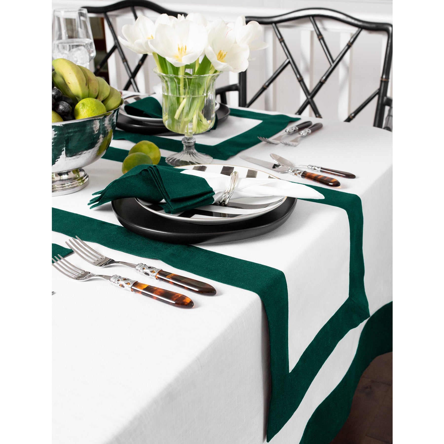 Stylish Contempo Table Runner for Dining & Decor - Elegant Home Tablecloth for Parties, Weddings & Holidays