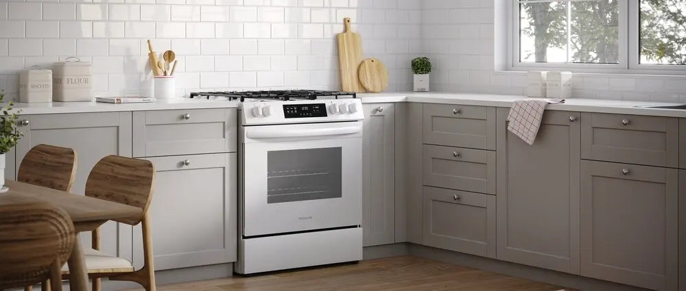 Frigidaire FCFG3062AW 30-Inch Gas Range with Steam Clean Function - White | Professional Kitchen Appliance for Baking, Roasting & Family Cooking
