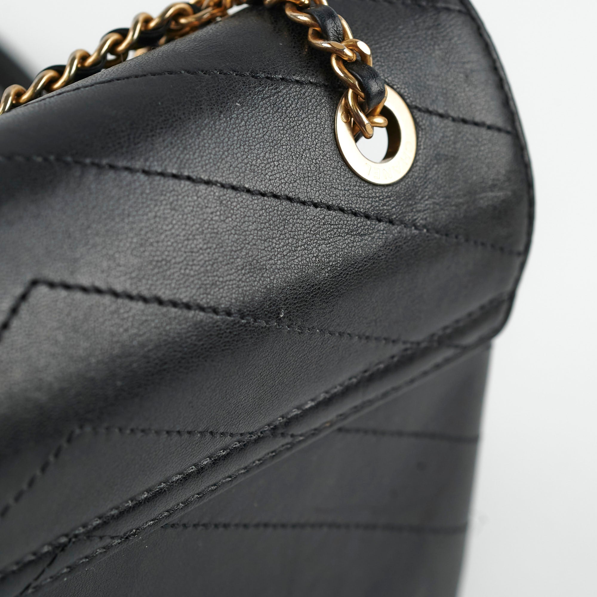 Chanel Chevron Black Shoulder Bag - Classic Flap Bag Series 25 for Women | Luxury Designer Handbag for Evening Parties, Work & Daily Use