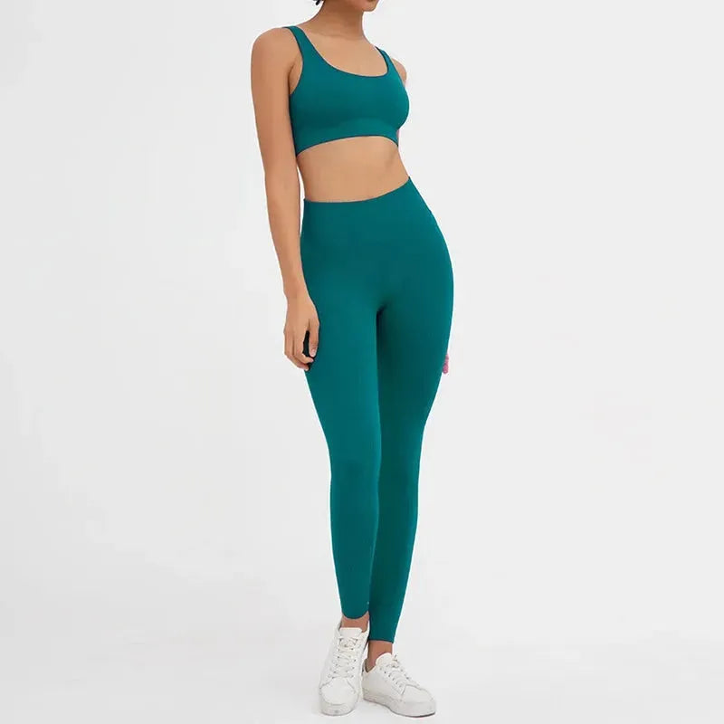 2-Piece Seamless Women's Yoga Outfit - Push Up Sports Bra & High Waist Leggings Gym Set for Workouts, Running & Yoga | Moisture-Wicking Activewear for Women