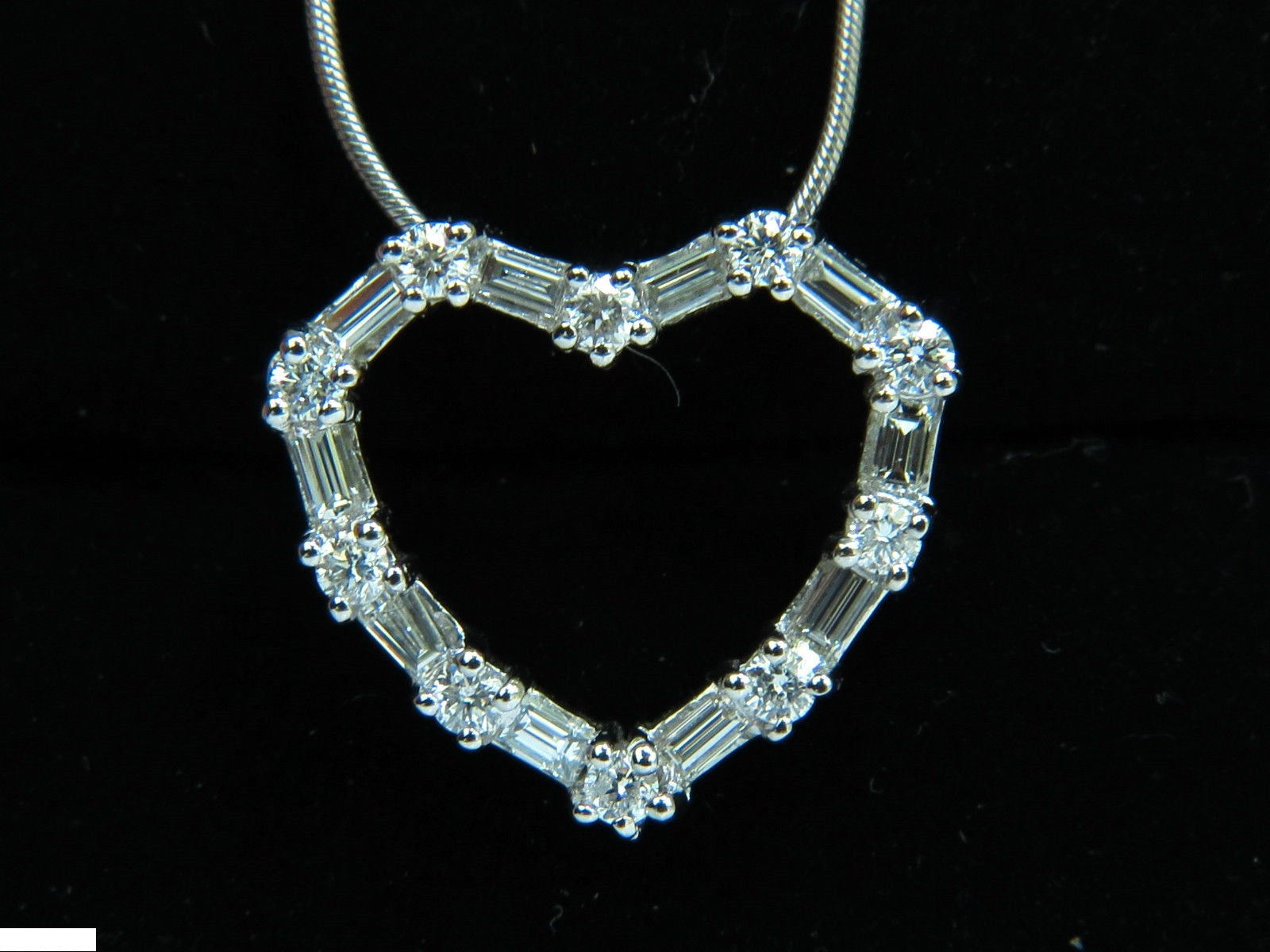 1.10CT G VS Diamond Heart Pendant Necklace - 14K Gold 19