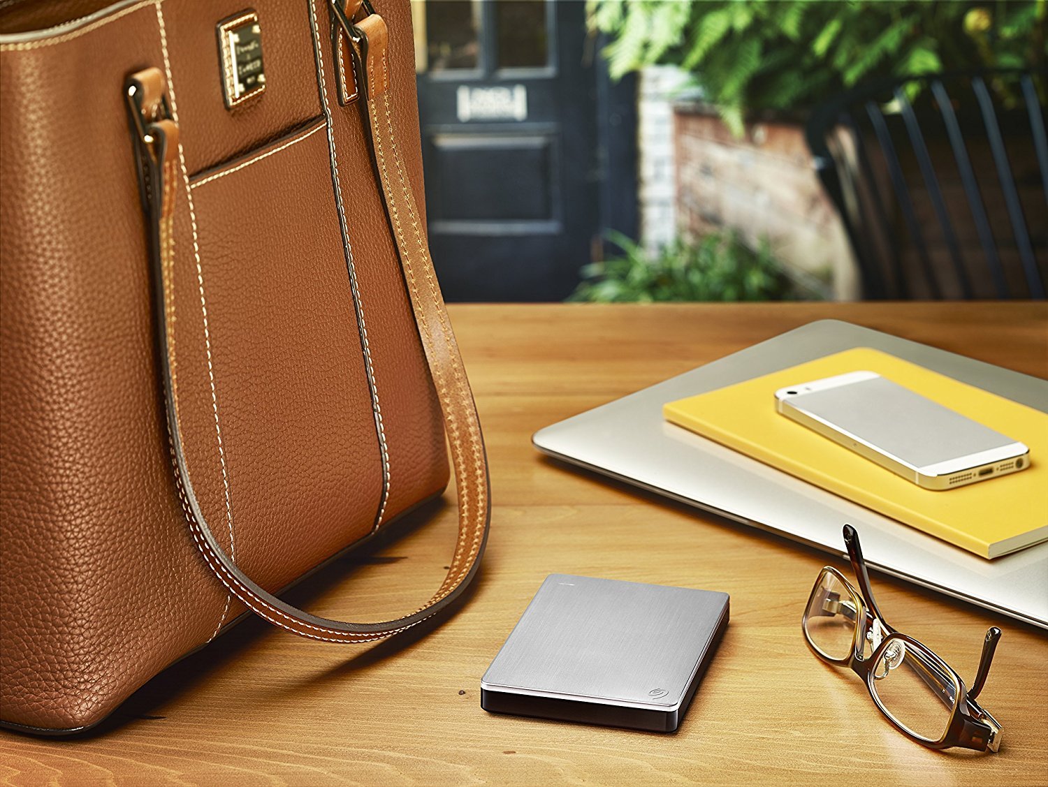 Seagate Backup Plus Slim 1TB Portable External Hard Drive for Mac - USB 3.0 HDD, Time Machine Compatible, Includes 2 Months Adobe Creative Cloud Photography Plan (STDS1000100) - Perfect for MacBook Pro/Air Backup, Photo Storage & Creative Professionals