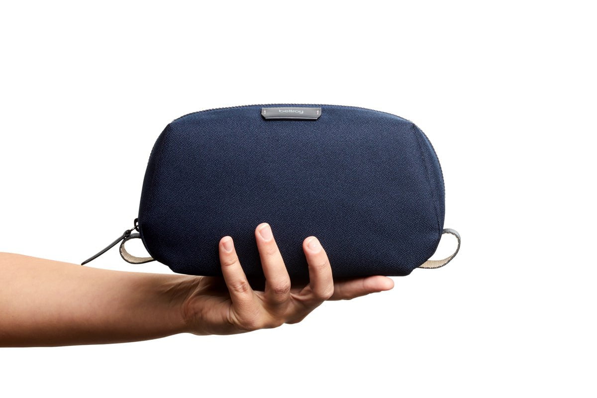 Bellroy Premium Travel Toiletry Bag - Water-Resistant & Compact Organizer for Men & Women | Perfect for Air Travel, Gym, Camping & Weekend Getaways