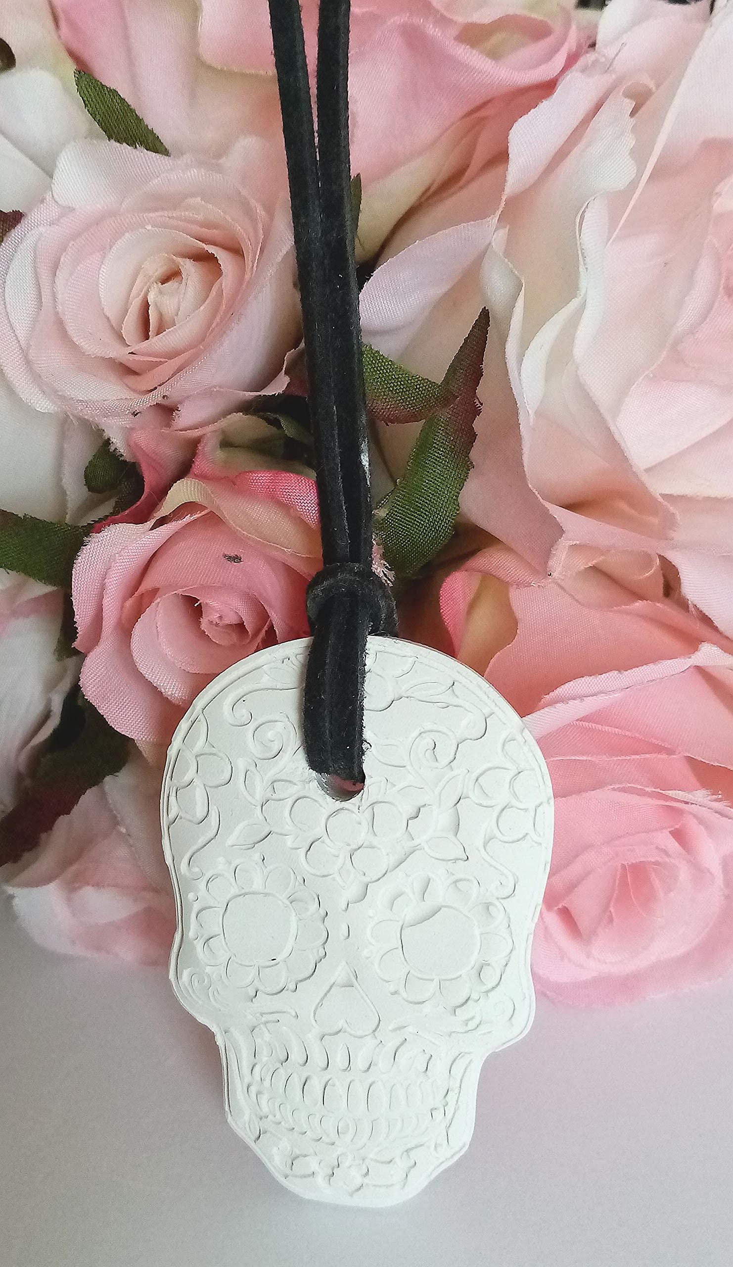 Mexican Skull Plaster Diffuser - Day of the Dead Skull Car Air Freshener, Halloween Home Decor, Car Diffuser & Air Freshener for Office, Living Room, and Bedroom