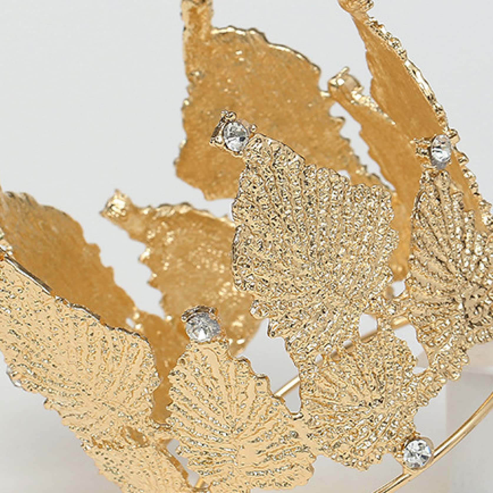 1PCS Elegant Leaf Design Crown Cake Topper with Rhinestones - Perfect for Birthday Parties, Wedding Cakes & Special Occasion Decorations | Beautiful Cake Ornament for Anniversary, Bridal Shower & Celebration Cakes