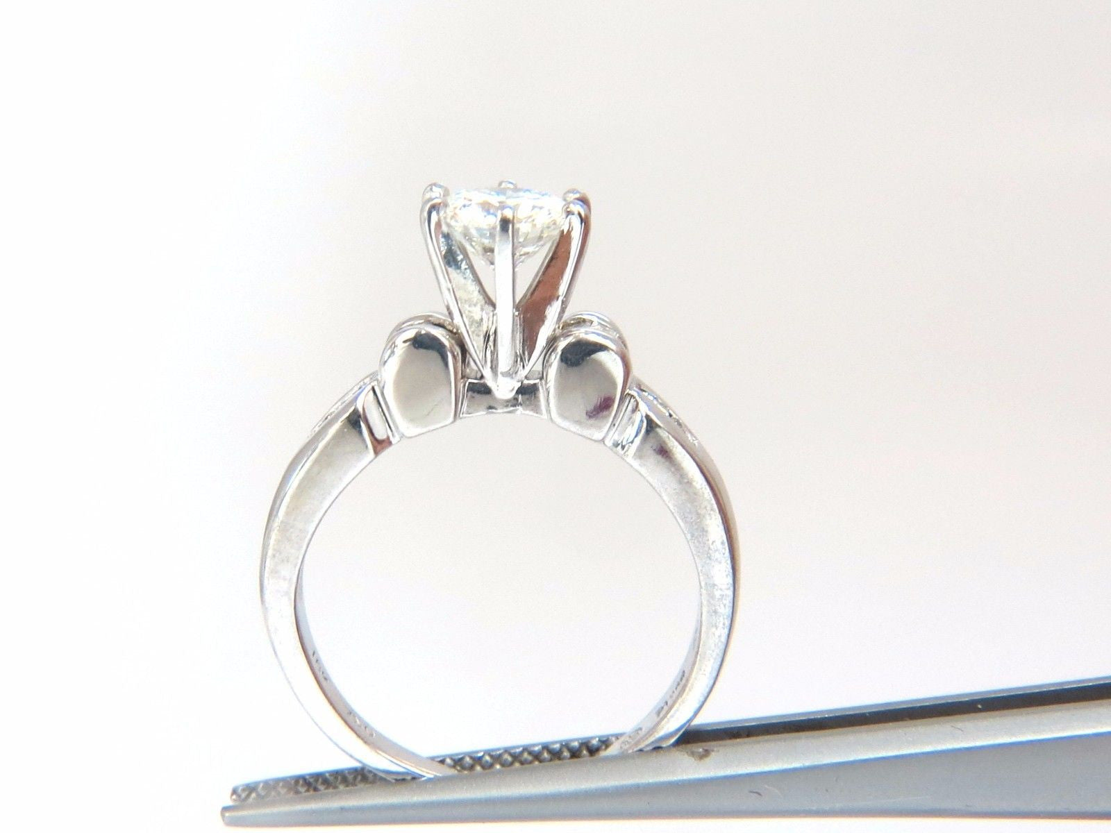 GIA Certified 1.40ct Round Diamond Engagement Ring with Matching Wedding Band in Platinum (H/VS) - Perfect for Proposals, Anniversaries & Special Occasions