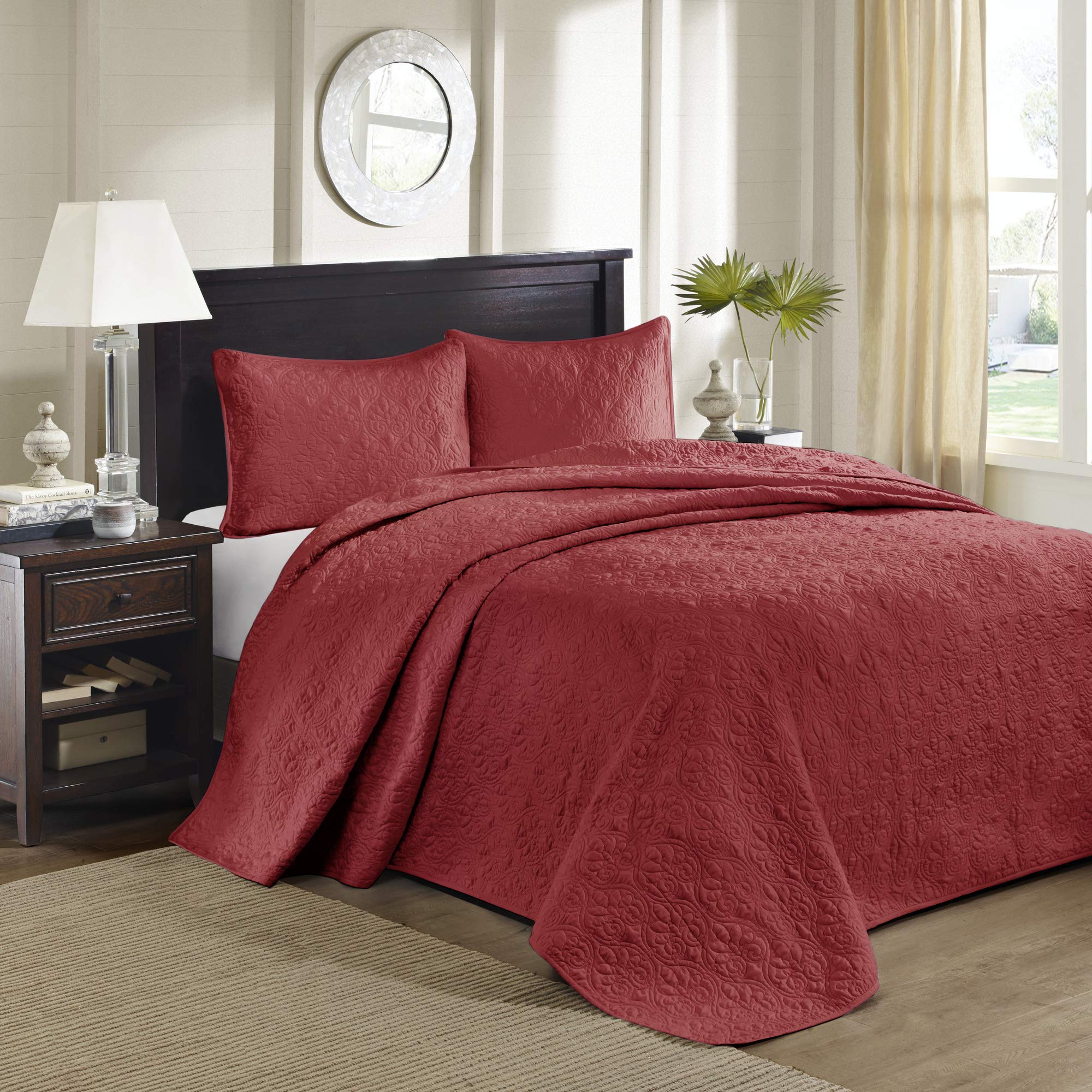 Madison Park Quebec King Size Quilt Set - Red Damask Pattern, 3-Piece Ultra Soft Microfiber Bedding with Quilted Coverlet | Luxury Bedroom Decor for Master Suite or Guest Room