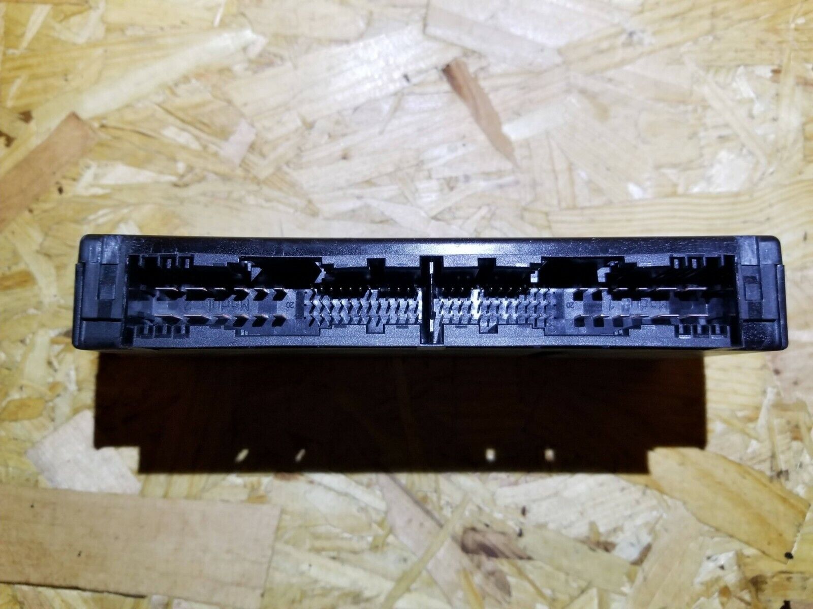 04 05 06 07 BMW 530xi E60 BCM Body Control Module 9118729 OEM - Perfect for BMW 5 Series E60 Electrical System Repair & Maintenance