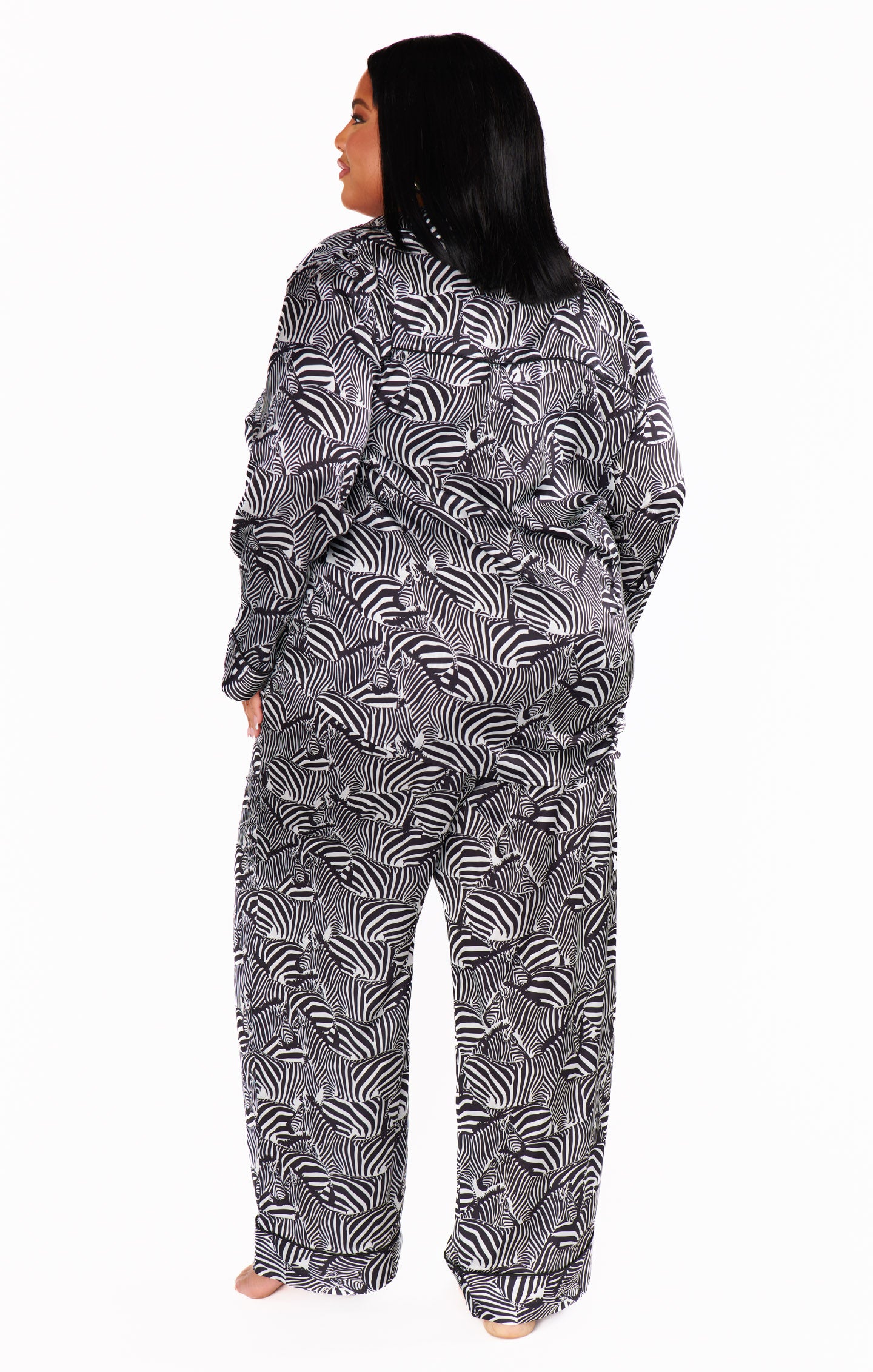 Classic Zebra Print Silky Pajama Set for Women - Soft & Comfortable Sleepwear for Lounge and Nighttime Relaxation