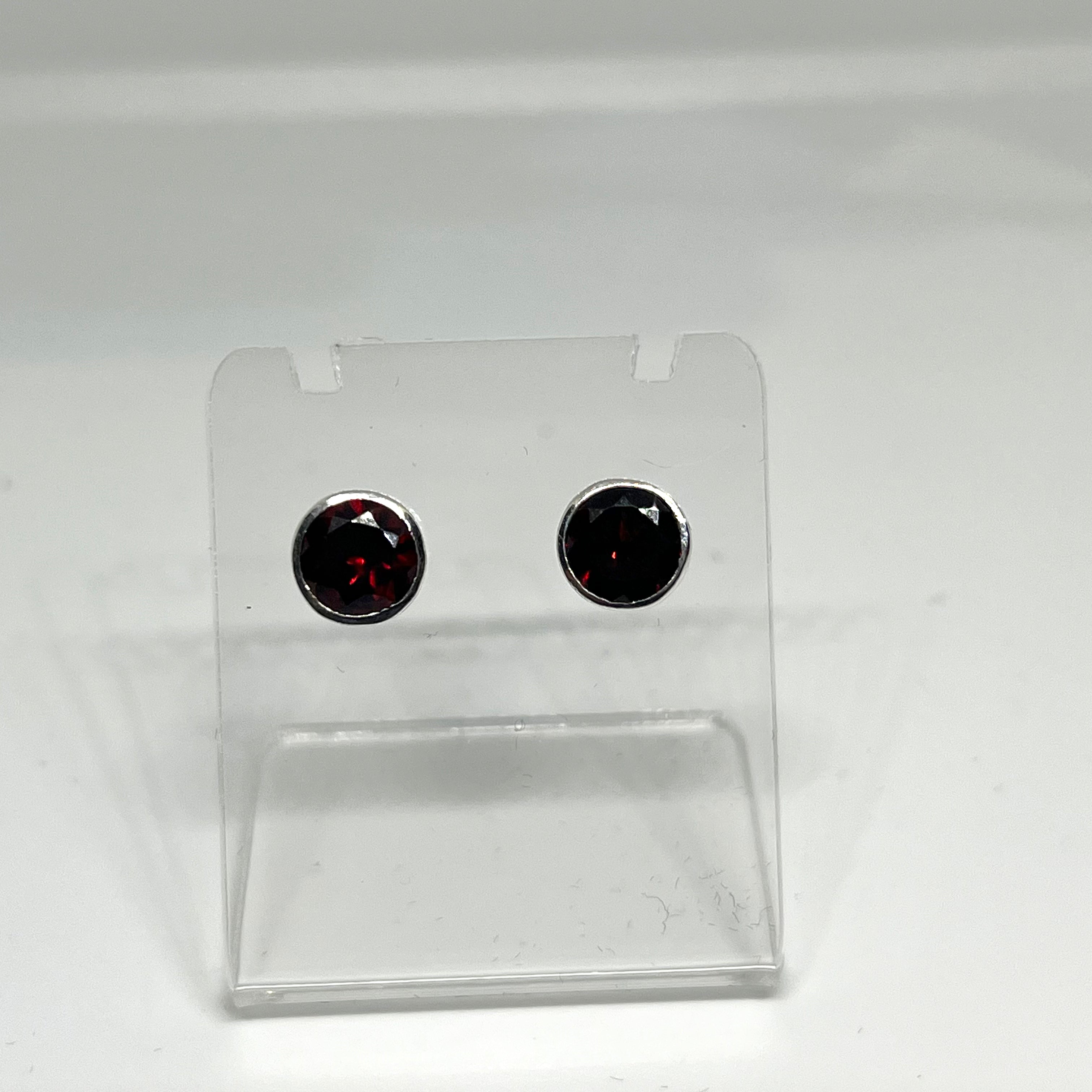 7mm Round Faceted Gemstone Stud Earrings - Decorative Bezel Set for Women, Hypoallergenic Jewelry - Perfect for Daily Wear, Parties & Special Occasions