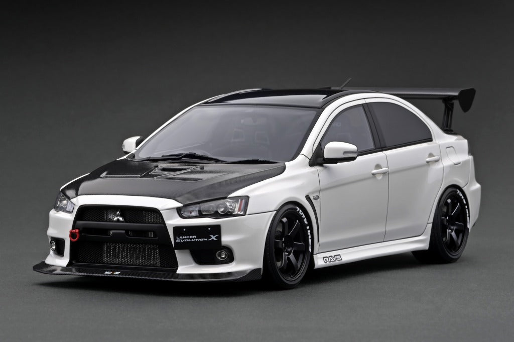 1:18 Scale Mitsubishi Lancer Evolution X (CZ4A) Diecast Model Car - White Collectible Toy for Car Enthusiasts & Display for Home/Office Decor