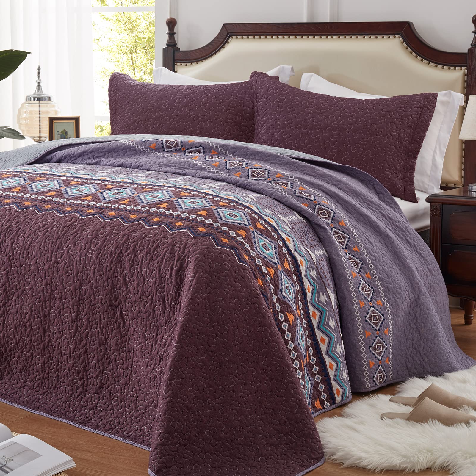 LEAONME Full/Queen Size 3-Piece Quilt Set - Lightweight Reversible Microfiber Bedspread Coverlet & 2 Pillow Shams - All Season Oversized 90x98 Inch Bohemian Purple Bedding | Perfect for Guest Rooms, Master Bedrooms & Bohemian Home Decor