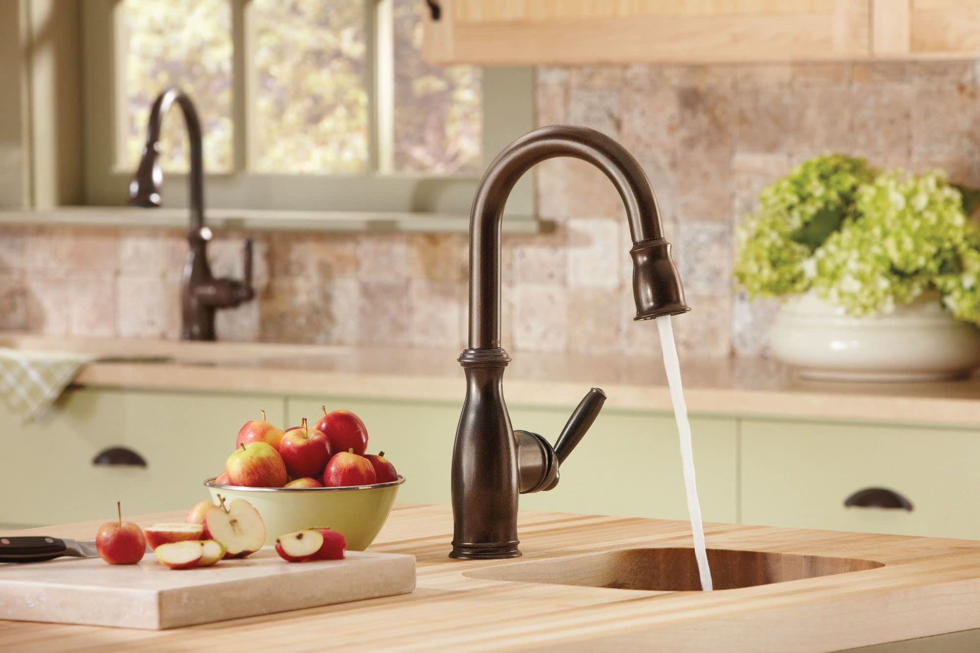 Moen Brantford Oil Rubbed Bronze Traditional Single Handle High-Arc Pull Down Kitchen Faucet with Reflex Docking System & Power Clean Spray - 5985ORB | Perfect for Modern Farmhouse & Commercial Kitchens