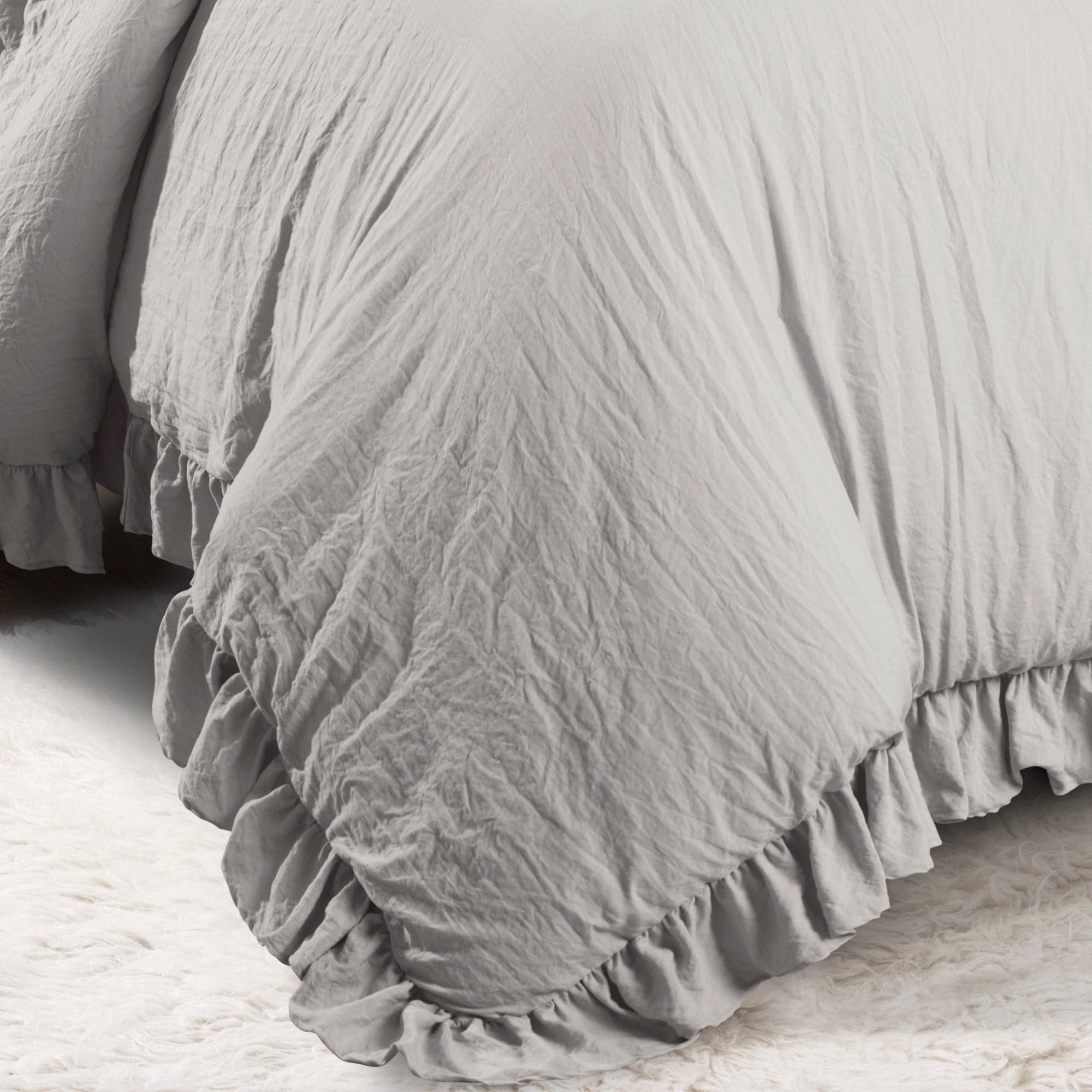 Reyna 3-Piece Comforter Set - Soft & Luxurious Bedding for Queen/King Size Beds - Perfect for Master Bedrooms, Guest Rooms & Cozy Home Decor