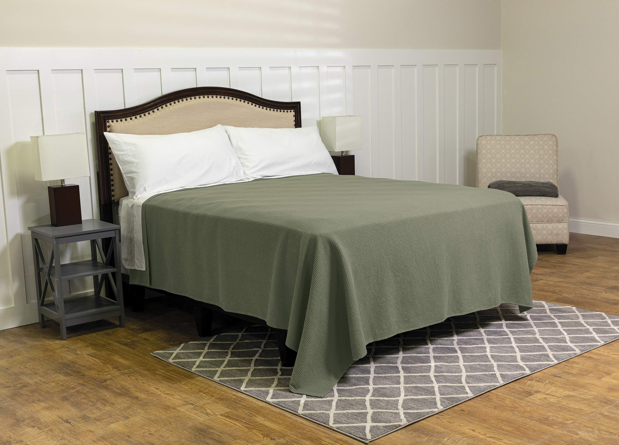 Premium Waffle Weave Blanket - King Size Sage Green - Ultra Soft & Breathable Bedding for Cozy Nights & Relaxing Lounging