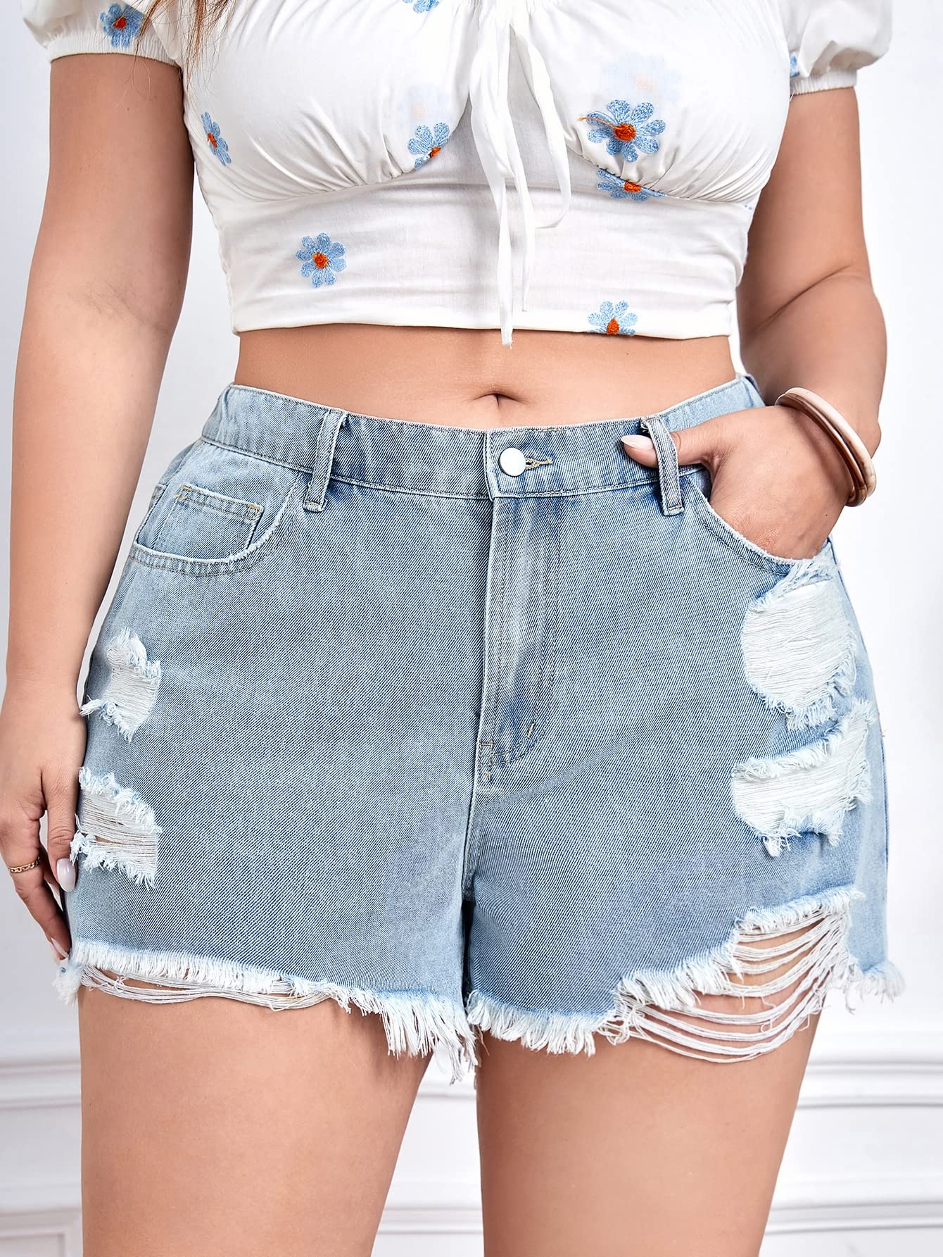 Floerns Women's Plus Size Ripped Raw Hem Straight Leg High Waist Denim Shorts - Trendy Distressed Jeans for Casual Outfits & Summer Fashion