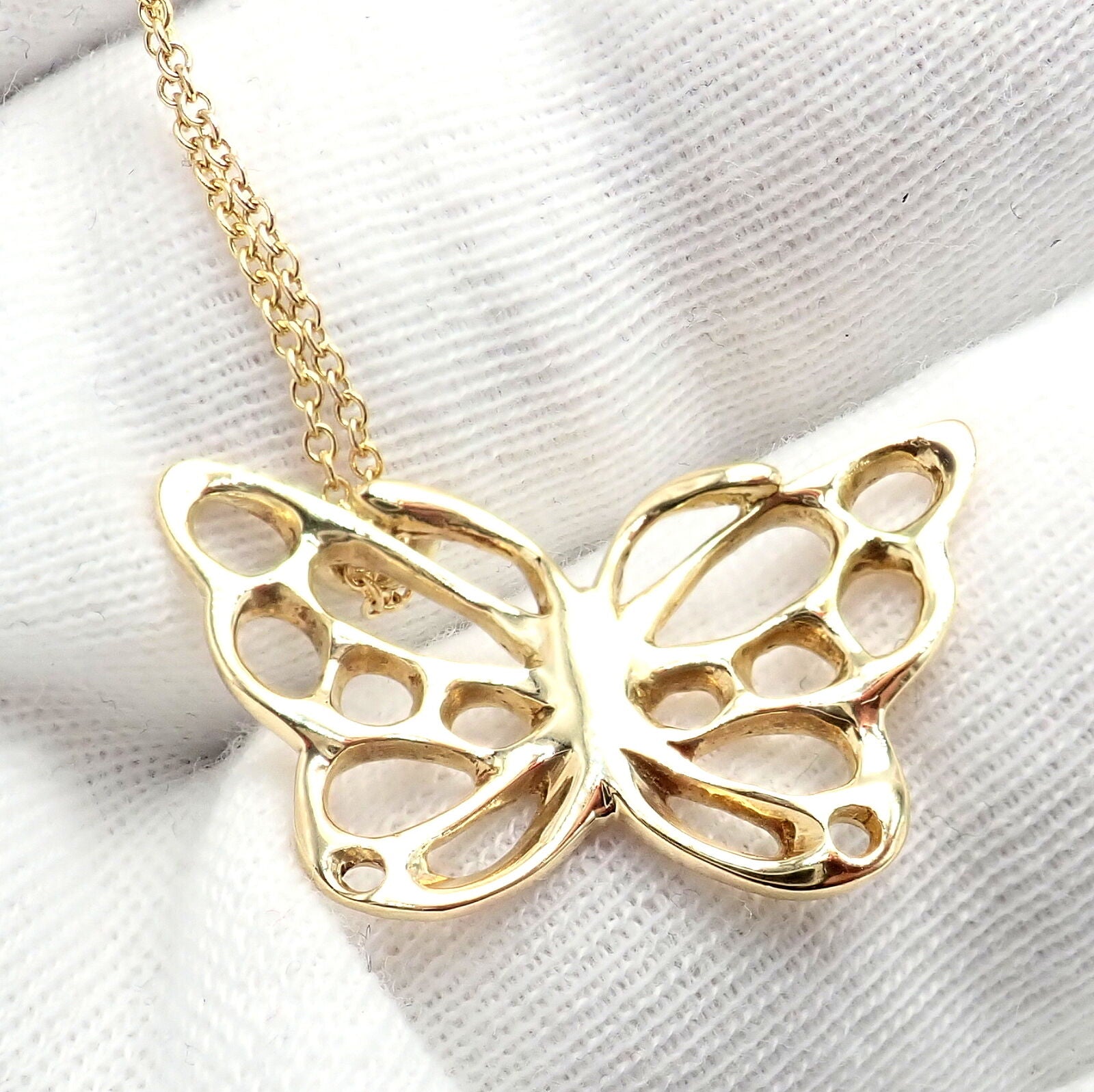 Authentic Tiffany & Co Cummings 18k Yellow Gold Butterfly Pendant Necklace Vintage 1988 - Elegant Jewelry Gift for Women, Perfect for Anniversaries & Special Occasions