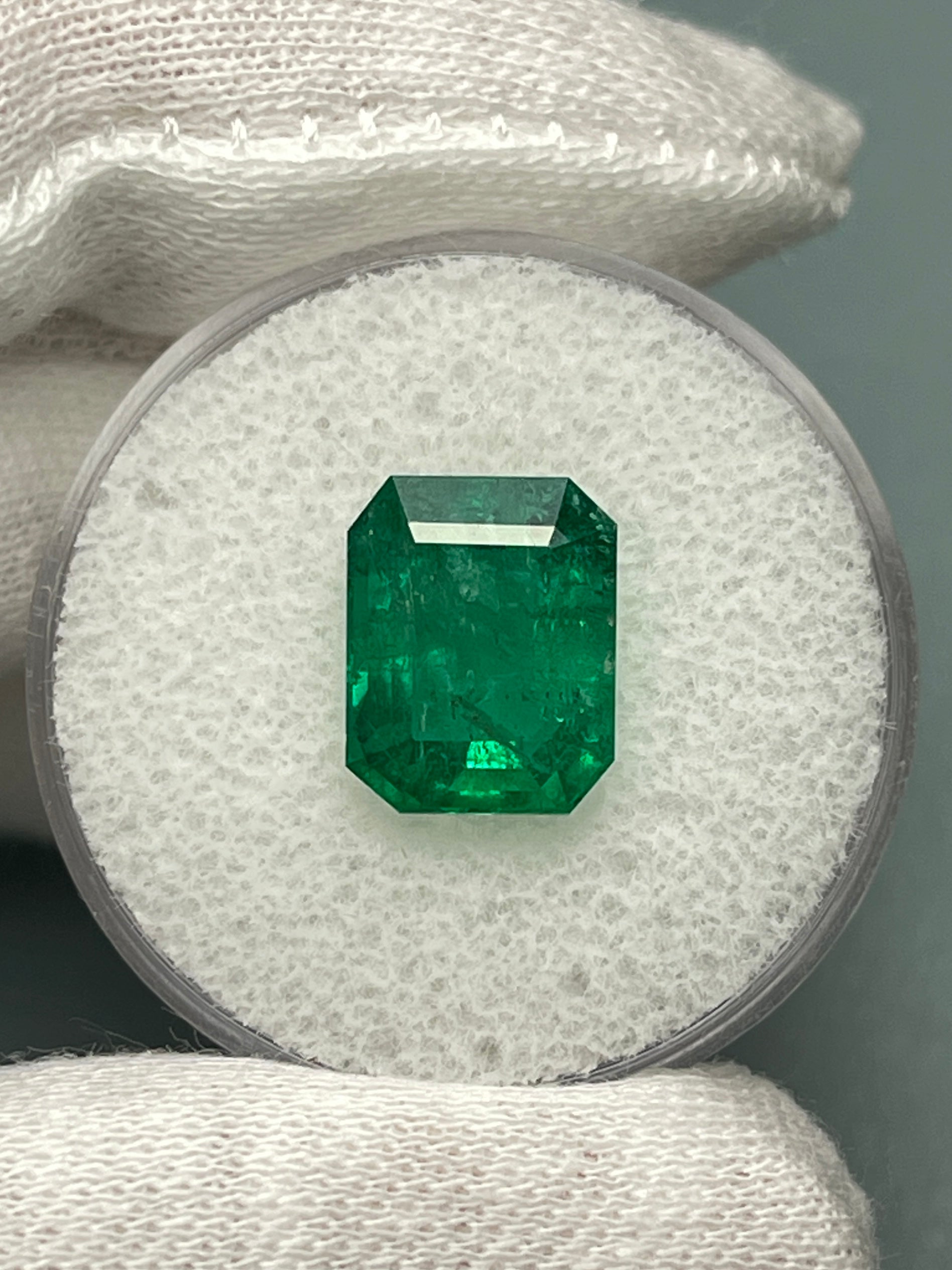 4.36 Carat 11x9mm Deep Green Natural Loose Zambian Emerald Gemstone - Perfect for Jewelry Making, Engagement Rings & Luxury Gifts