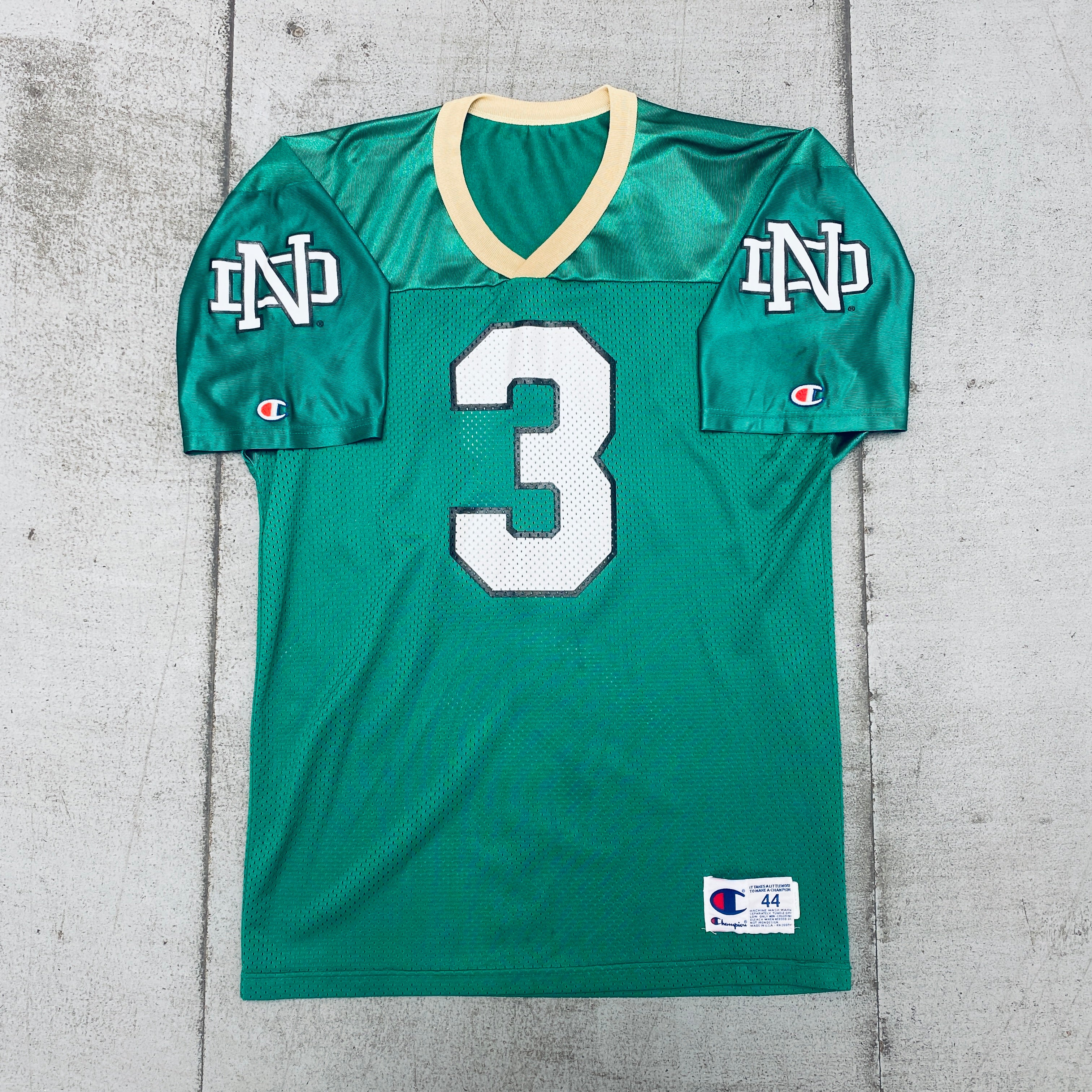 Authentic Notre Dame Fighting Irish #3 Joe Montana Vintage Champion Jersey (Large) - Perfect for Game Day, Tailgating & Irish Football Fan Gifts