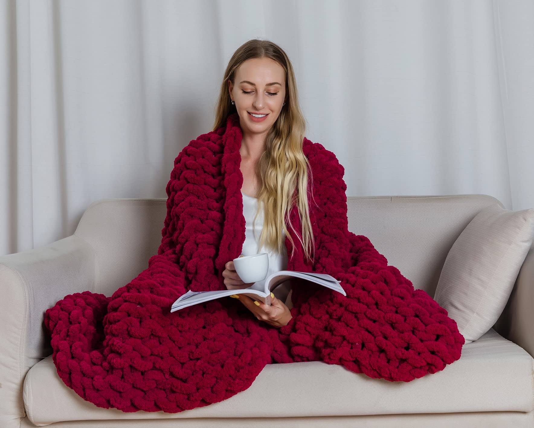 Alzoear Chunky Knit Throw Blanket - Chenille Handmade Cozy Warm Blanket for Sofa, Bed, Couch - Soft Luxury Home Decor for Living Room, Bedroom - Perfect for Winter Nights & Gift Giving (Burgundy, 60x80 Inches)