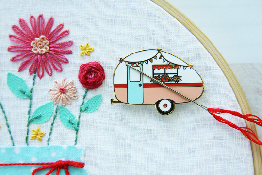 Vintage Camper Needle Minder - Magnetic Pin Holder for Sewing, Quilting & Embroidery | Perfect for Crafters & DIY Enthusiasts