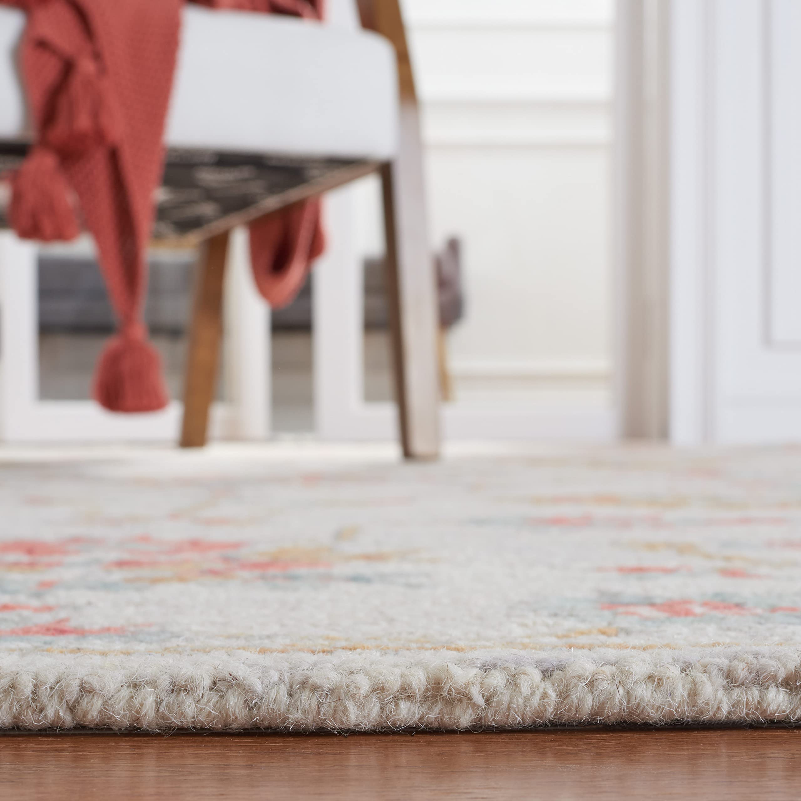 SAFAVIEH Micro-Loop Collection 8' x 10' Handmade Wool Area Rug in Silver & Red - Non-Slip, Durable for High Traffic Areas - Perfect for Living Room, Bedroom & Office Decor (MLP534G)